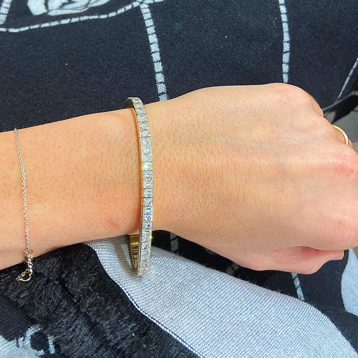 Under the trademark Quadrillion, Bez Ambar created the modern square shaped princess cut diamond. It became one the most innovative and widely used gemstone cuts of the 21st century.
This magnificent 18 karat yellow gold bracelet  designed for