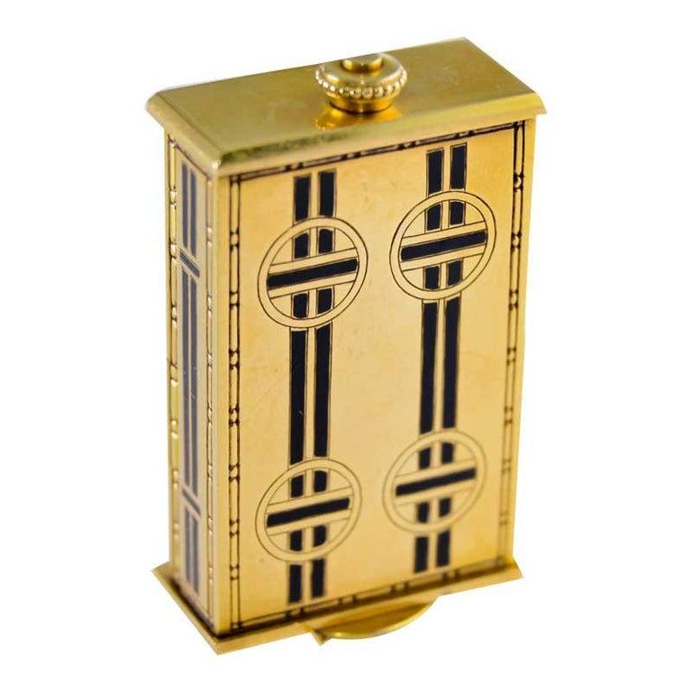 Début du 20ème siècle Tiffany & Co. 18kt Yellow Gold and Enamel Small Desk Clock 1920's en vente