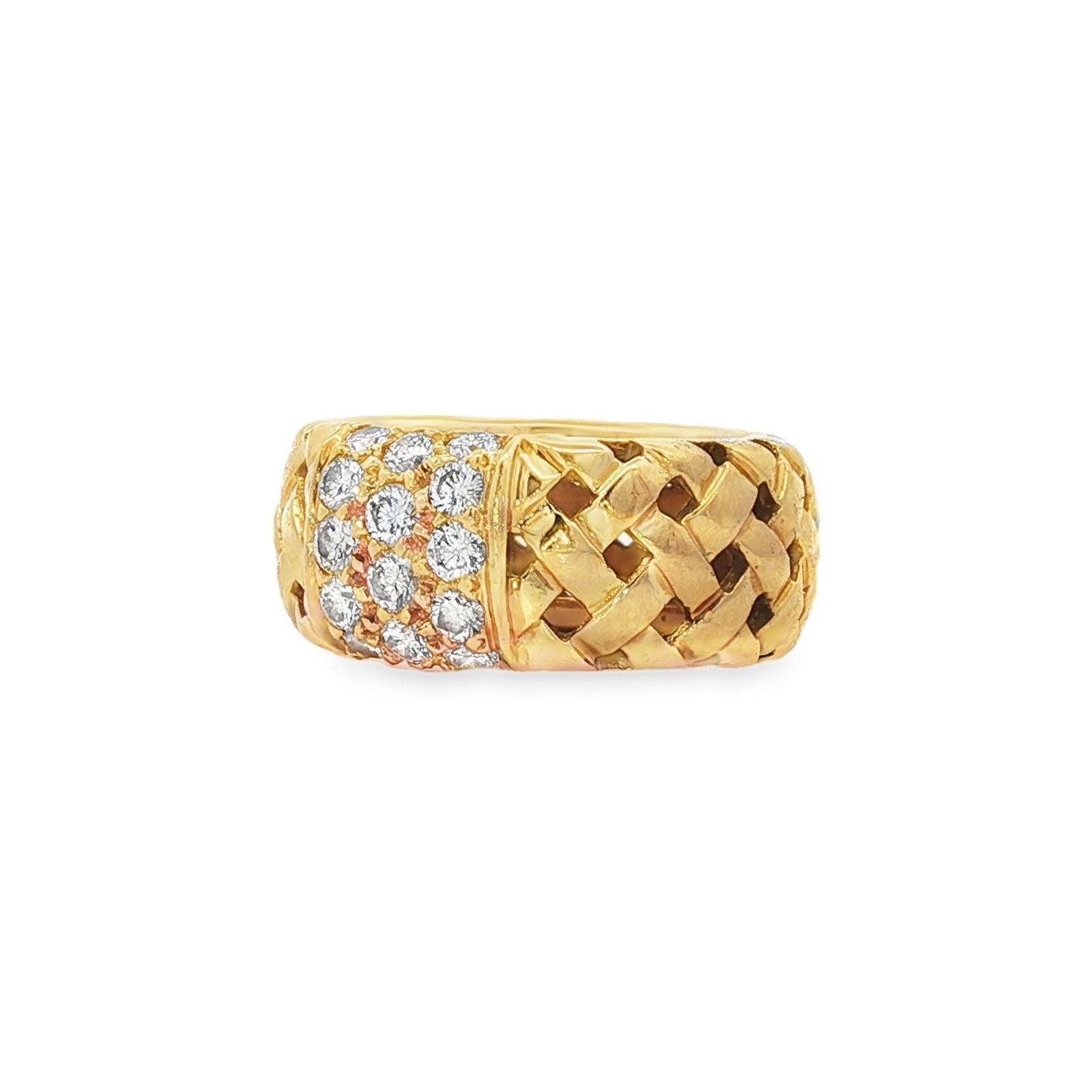 Moderne Tiffany & Co 18KYG Vannerie Basket Weave Diamond Band Ring Circa 1995 en vente