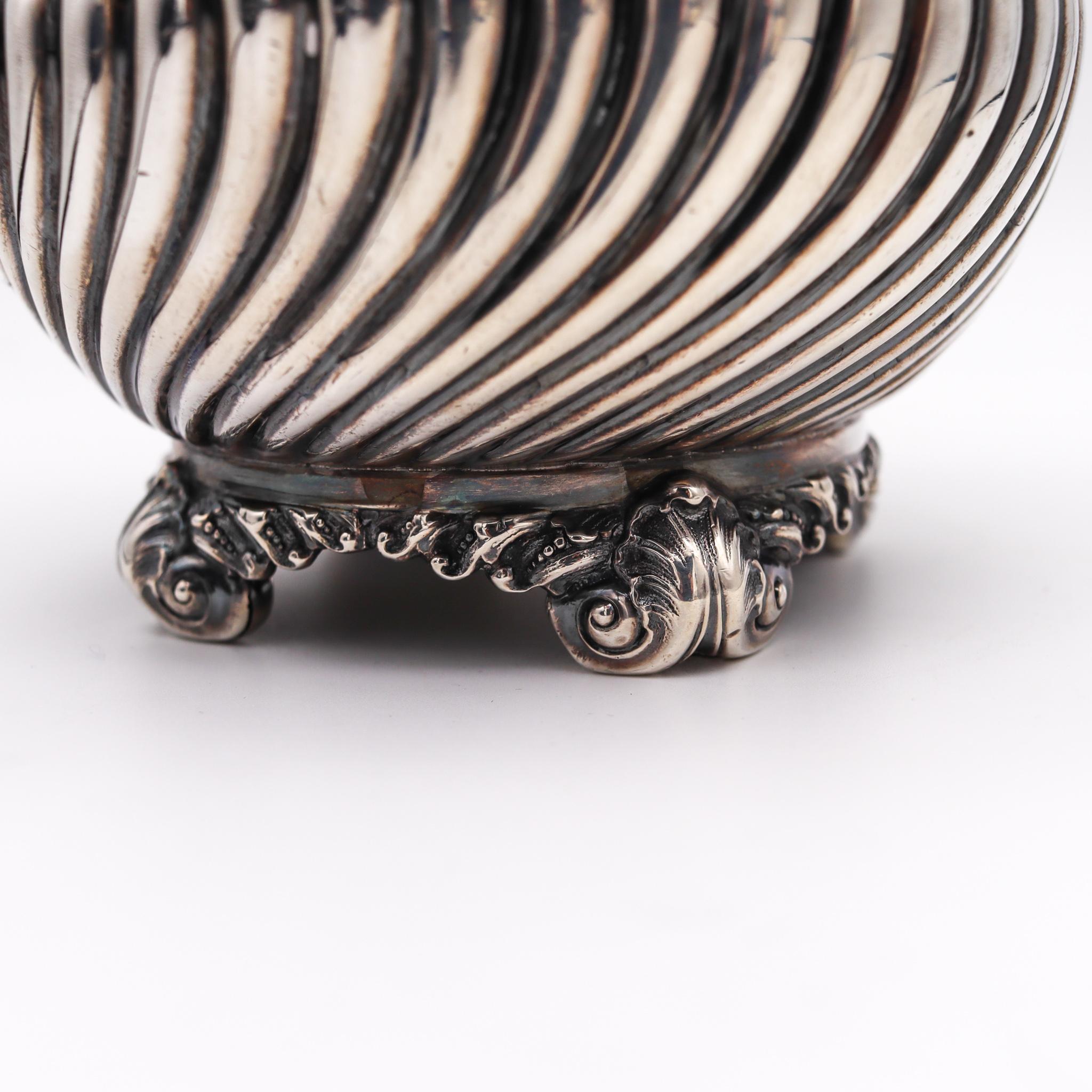 Édouardien Tiffany & Co. vase trompette Art nouveau édouardien en argent sterling Charles L Tiffany, 1900 en vente