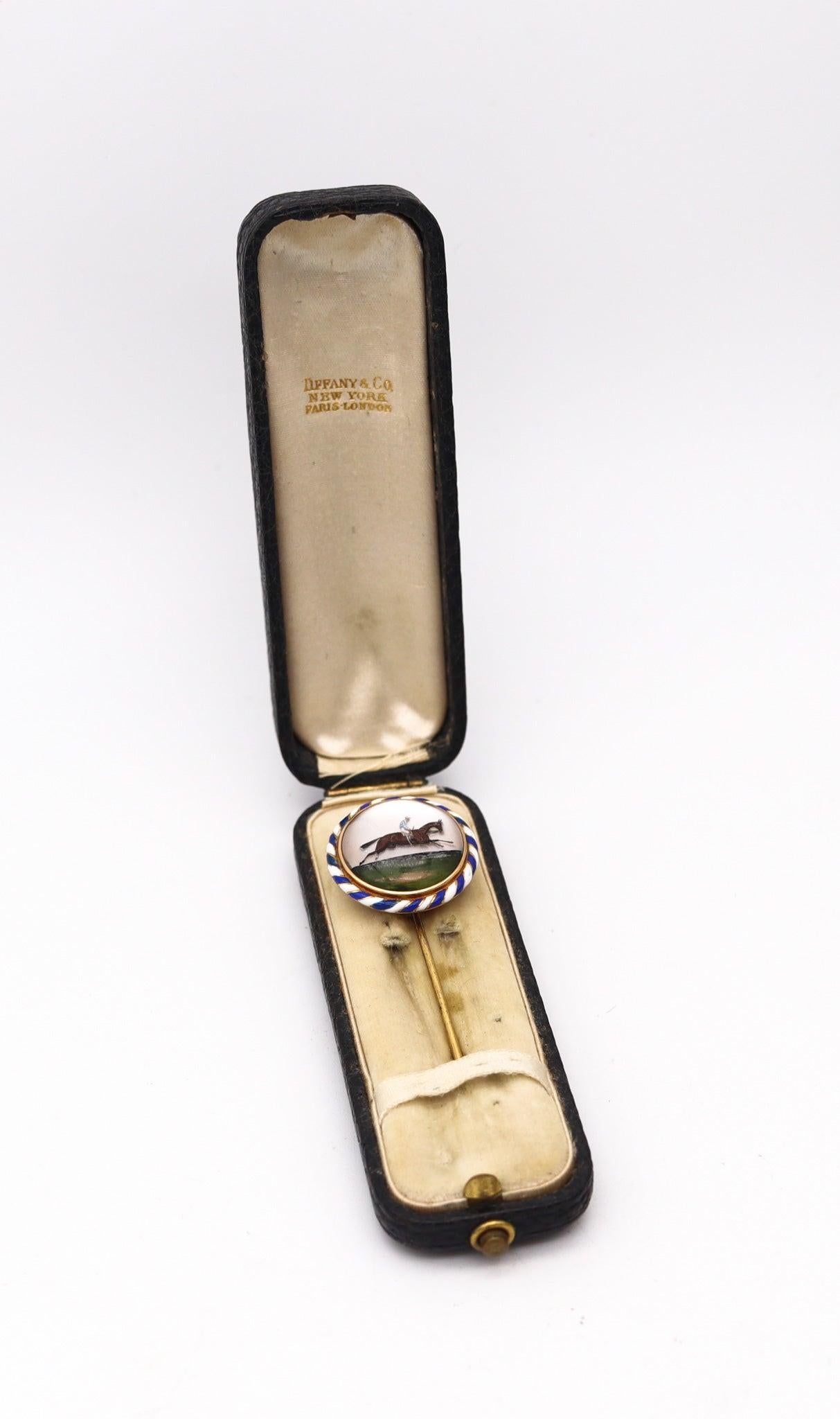 TIFFANY & CO. 1900 Alfiler ecuestre esmaltado de cristal de Essex eduardiano en oro de 18 quilates Eduardiano en venta