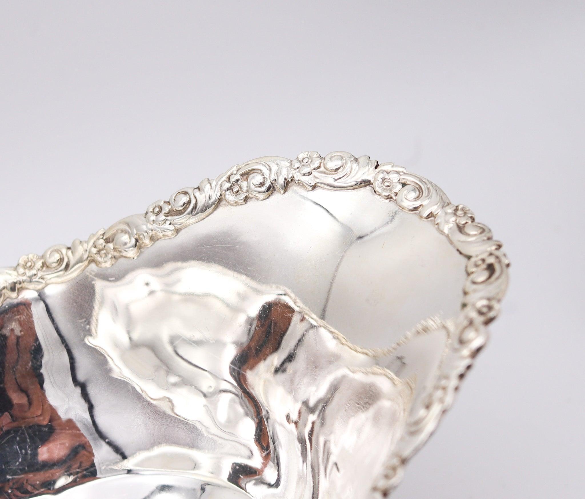 Edwardian TIFFANY & CO. 1901 Charles T. Cook Four-Legged Nut Dish In .925 Sterling Silver For Sale