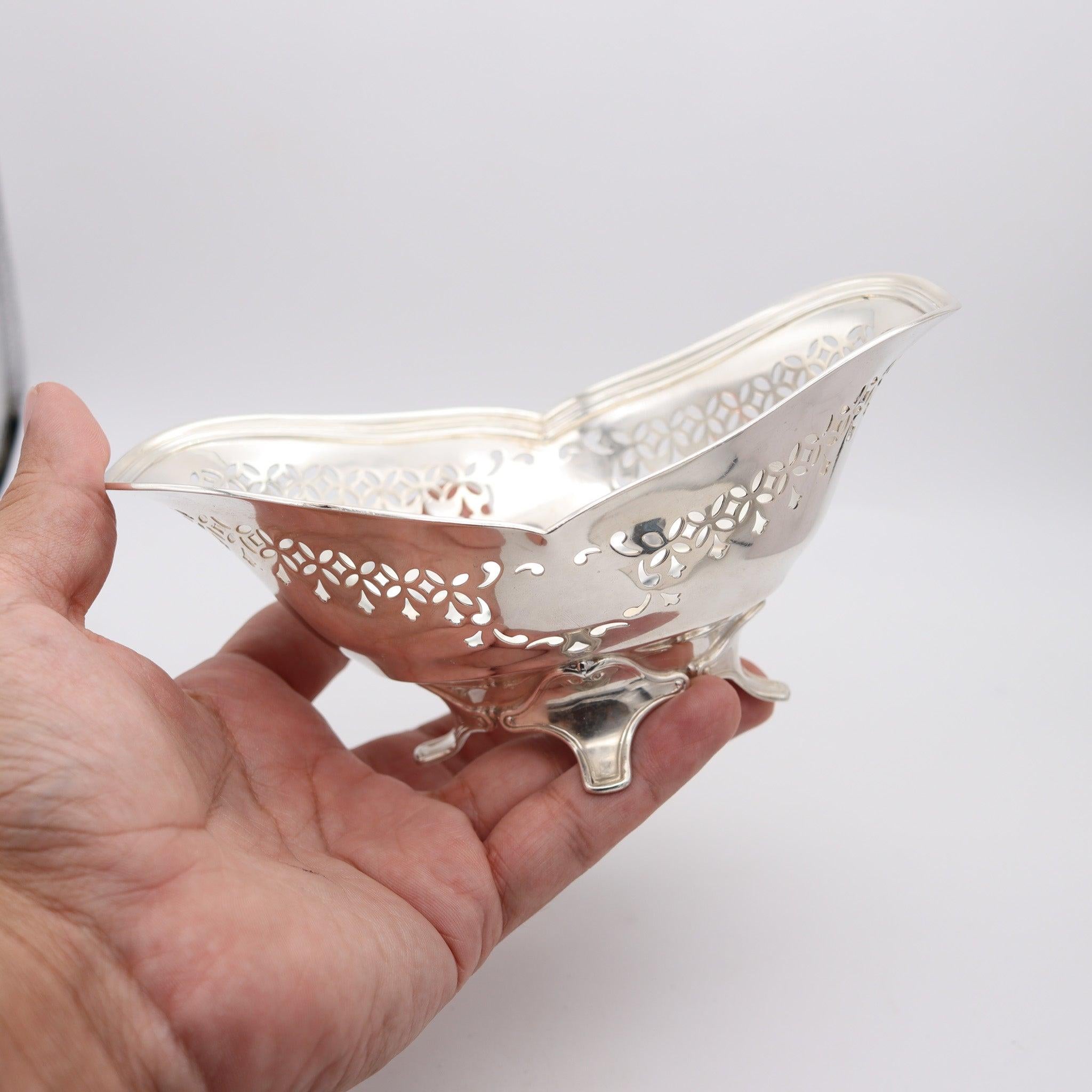 TIFFANY & CO. 1907 John C. Moore Four-Legged Nut Dish In .925 Sterling Silver im Angebot 1