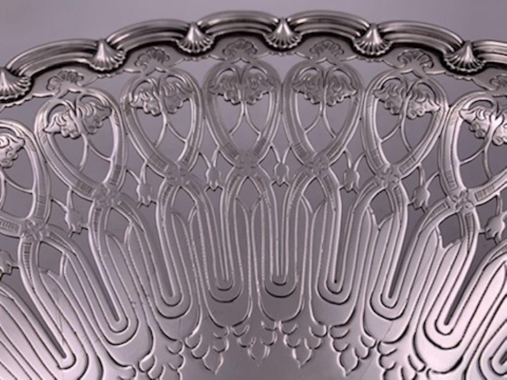 Early 20th Century Tiffany & Co. 1907 Sterling Silver Compote Tazza Centerpiece Dish Palm Pattern