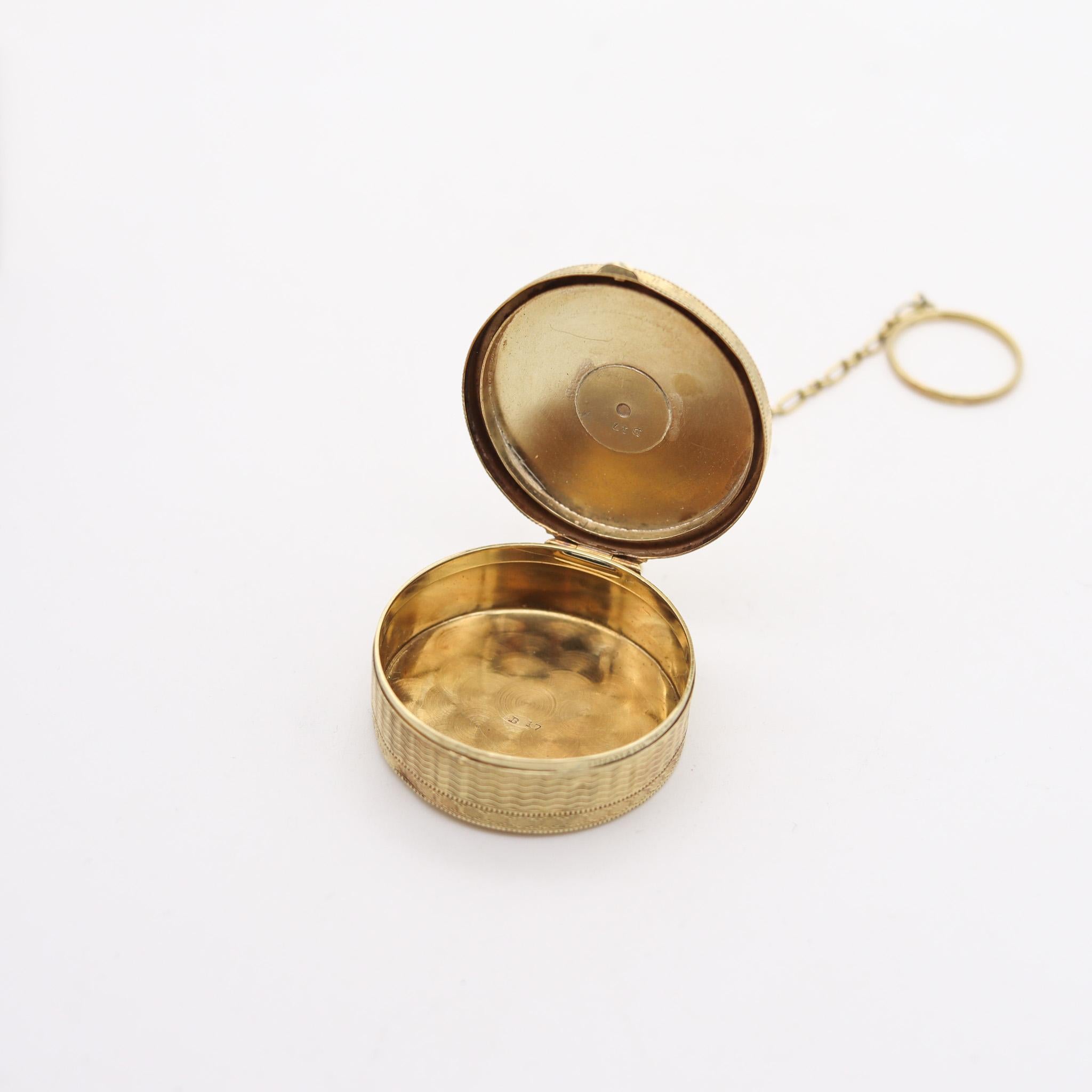 Tiffany & Co. 1910 Edwardian Guilloché Round Pill Box In 14Kt Yellow Gold For Sale 1