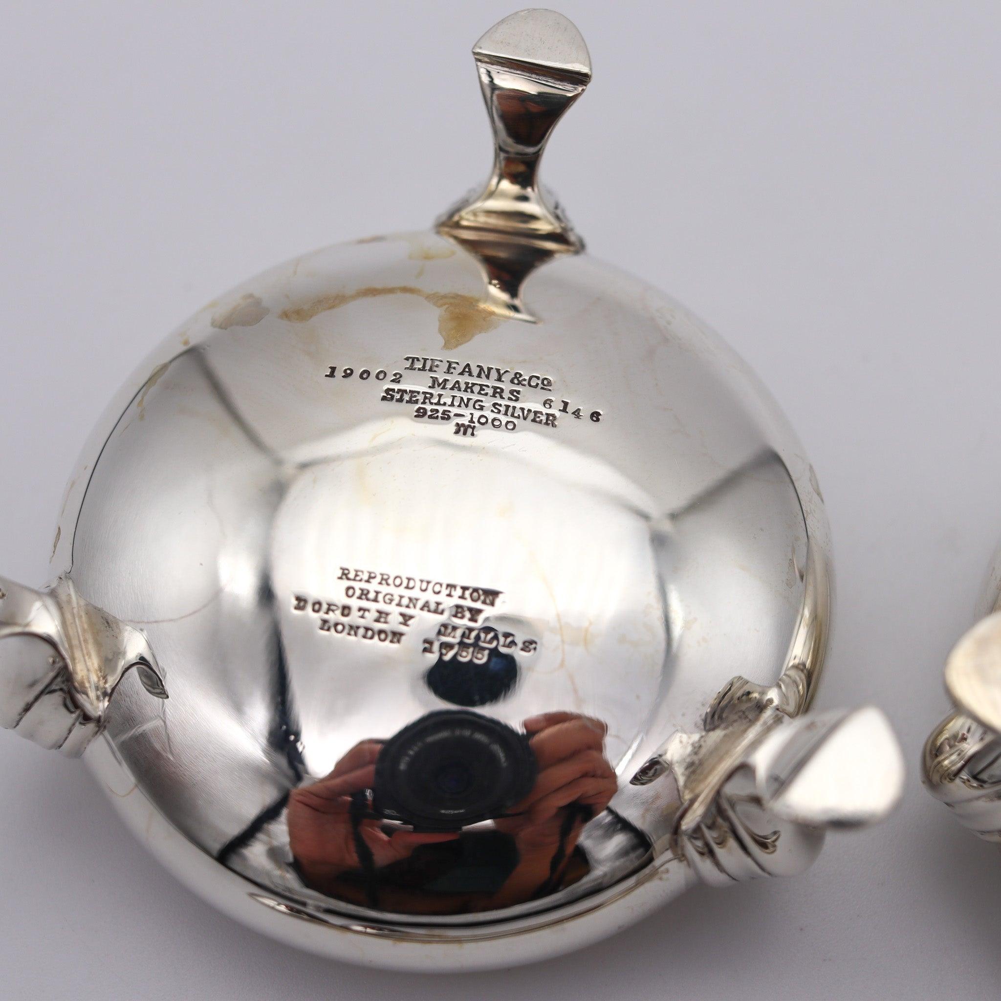 TIFFANY & CO. 1921 John C. Moore Pareja de saleros abiertos de plata de ley .925 principios del siglo XX en venta