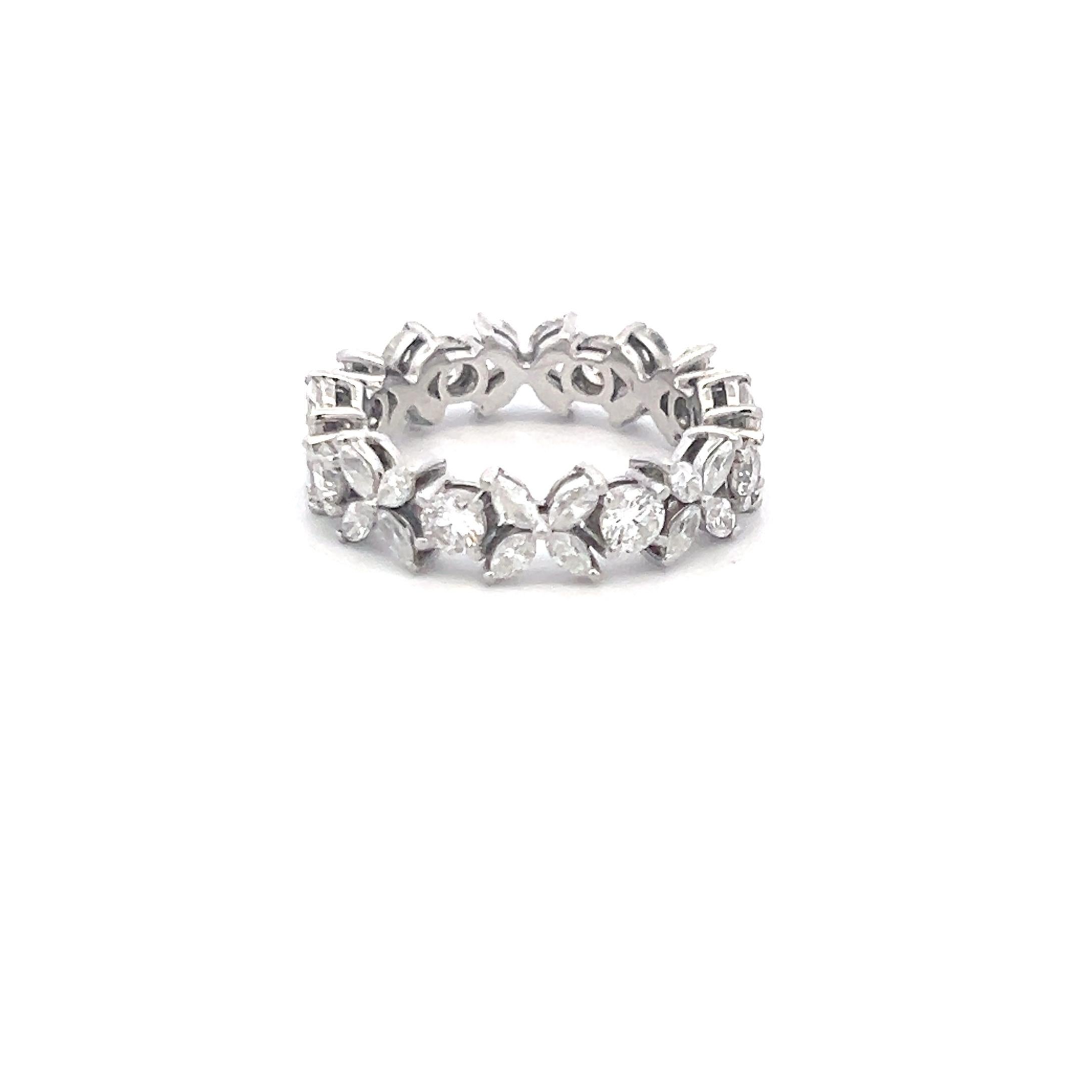 Designer :
Tiffany & Co
Titre :
Tiffany & Co 1.93 Carat Round Brilliant F VS1 and Marquis Shape F VS1 Diamond Platinum Eternity Band Ring
Le style :
Bande d'éternité
Métal :
Platine
Pierre précieuse 1 :
Diamant de 1,14 carat
Nombre de pierres