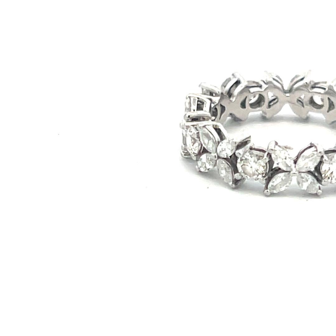 Tiffany & Co 1.93 Carat Round  Bague en platine avec anneau d'éternité en diamant et diamant marquis en vente 1
