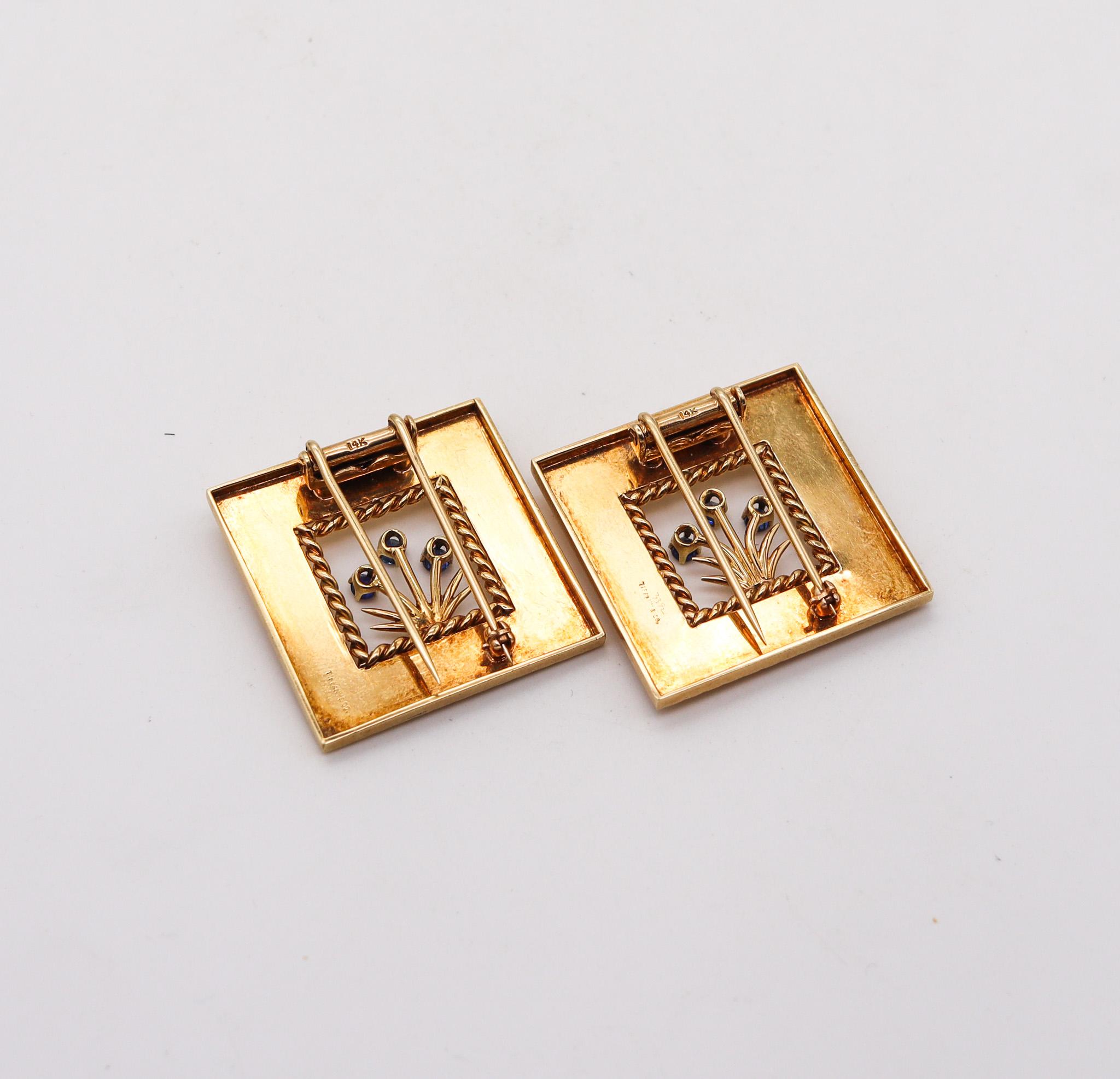 Tiffany & Co. 1938 Art Deco Dress Clips Brooches 14Kt Yellow Gold With Sapphires In Excellent Condition For Sale In Miami, FL