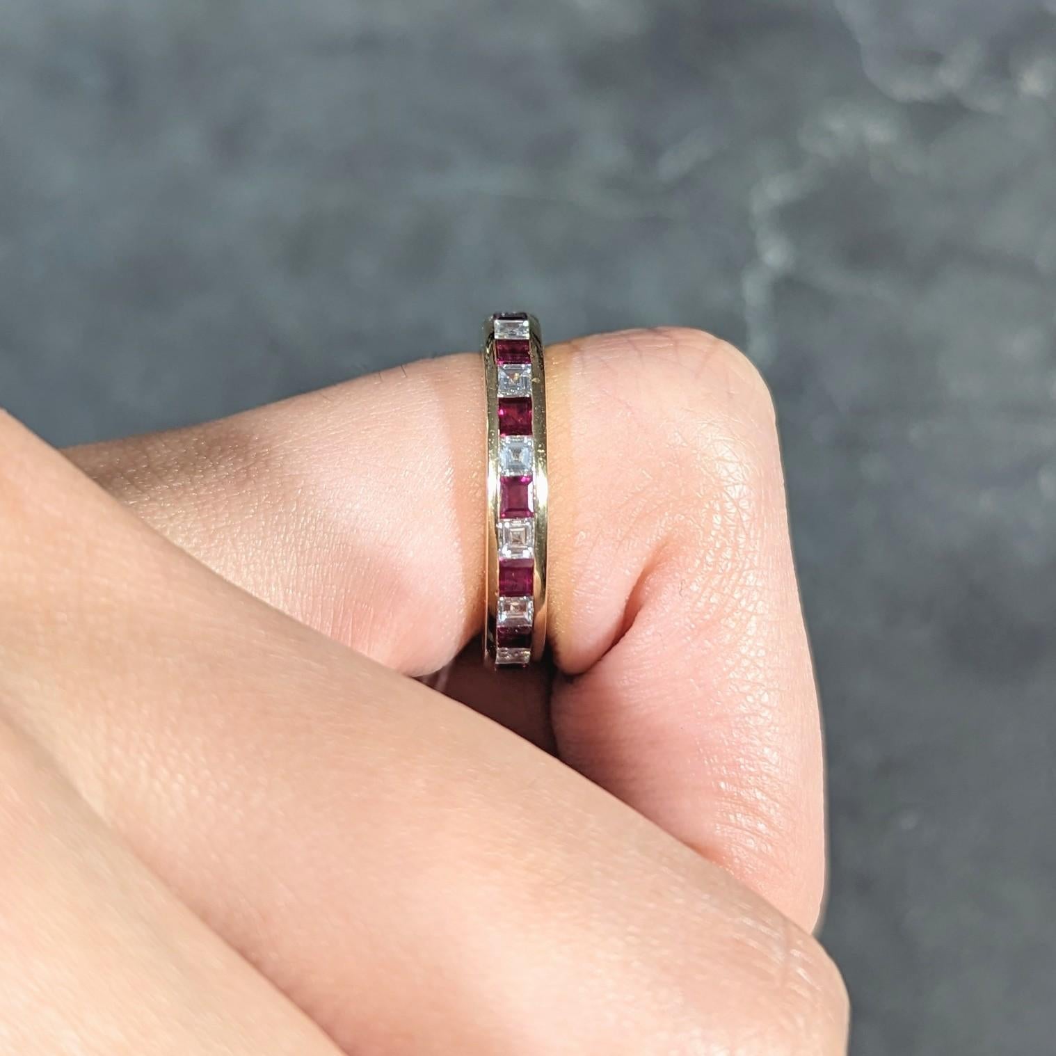 Women's or Men's Tiffany & Co. 1.94 Carat Diamond Ruby 18 Karat Yellow Gold Vintage Eternity Ring