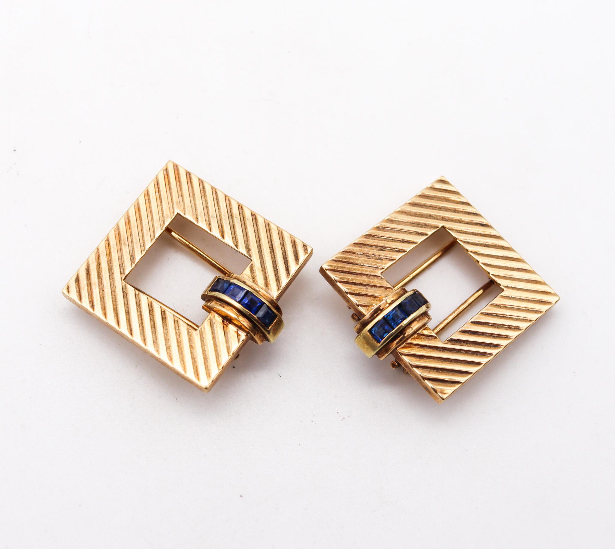 Tiffany & Co. 1940 Art Deco Square Dress Clips In 14Kt Yellow Gold With Sapphire In Excellent Condition For Sale In Miami, FL