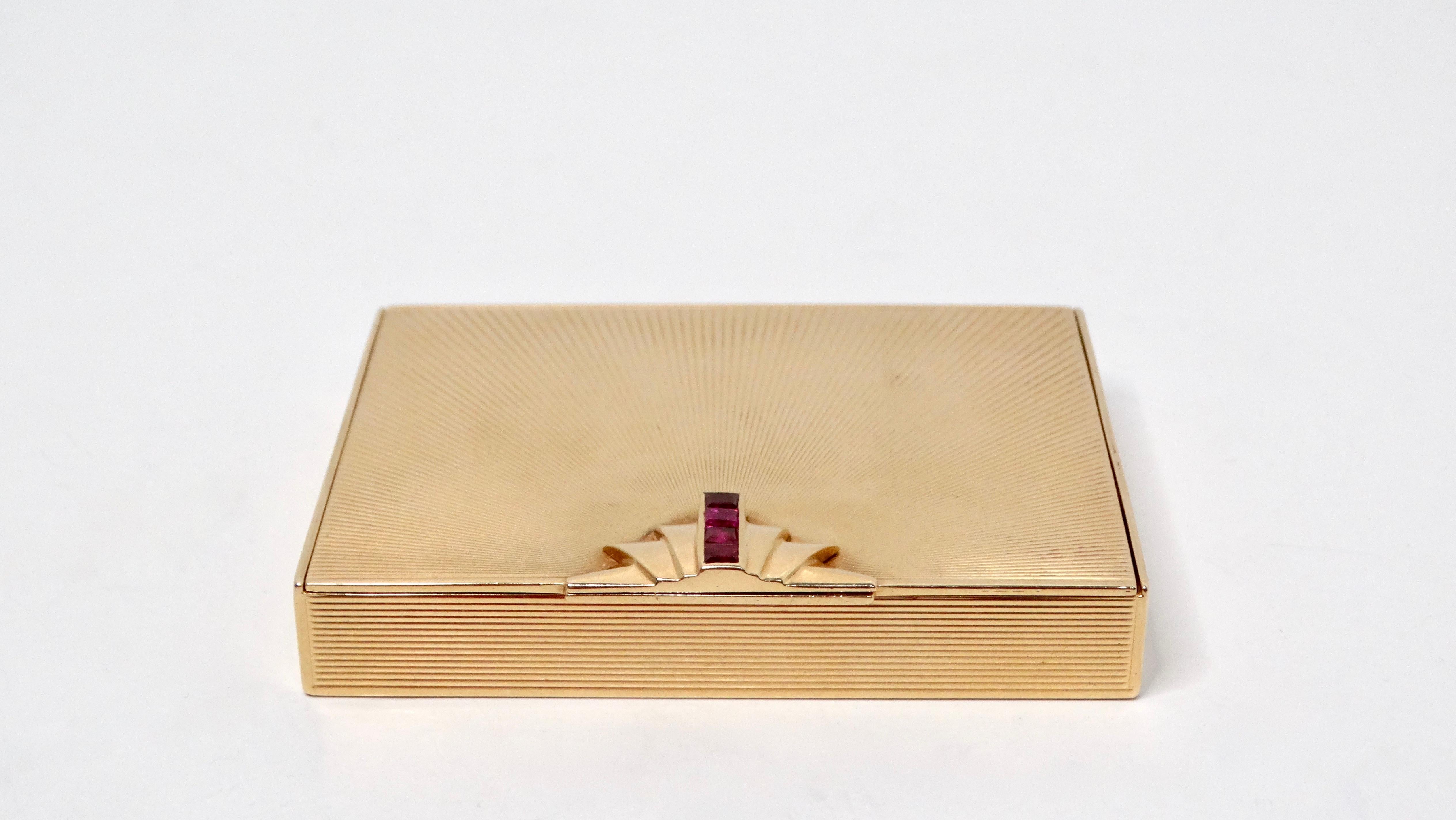 Tiffany & Co 1940s Caja compacta de oro de 14 quilates con espejo y detalle de rubíes en Bastante bueno estado para la venta en Scottsdale, AZ