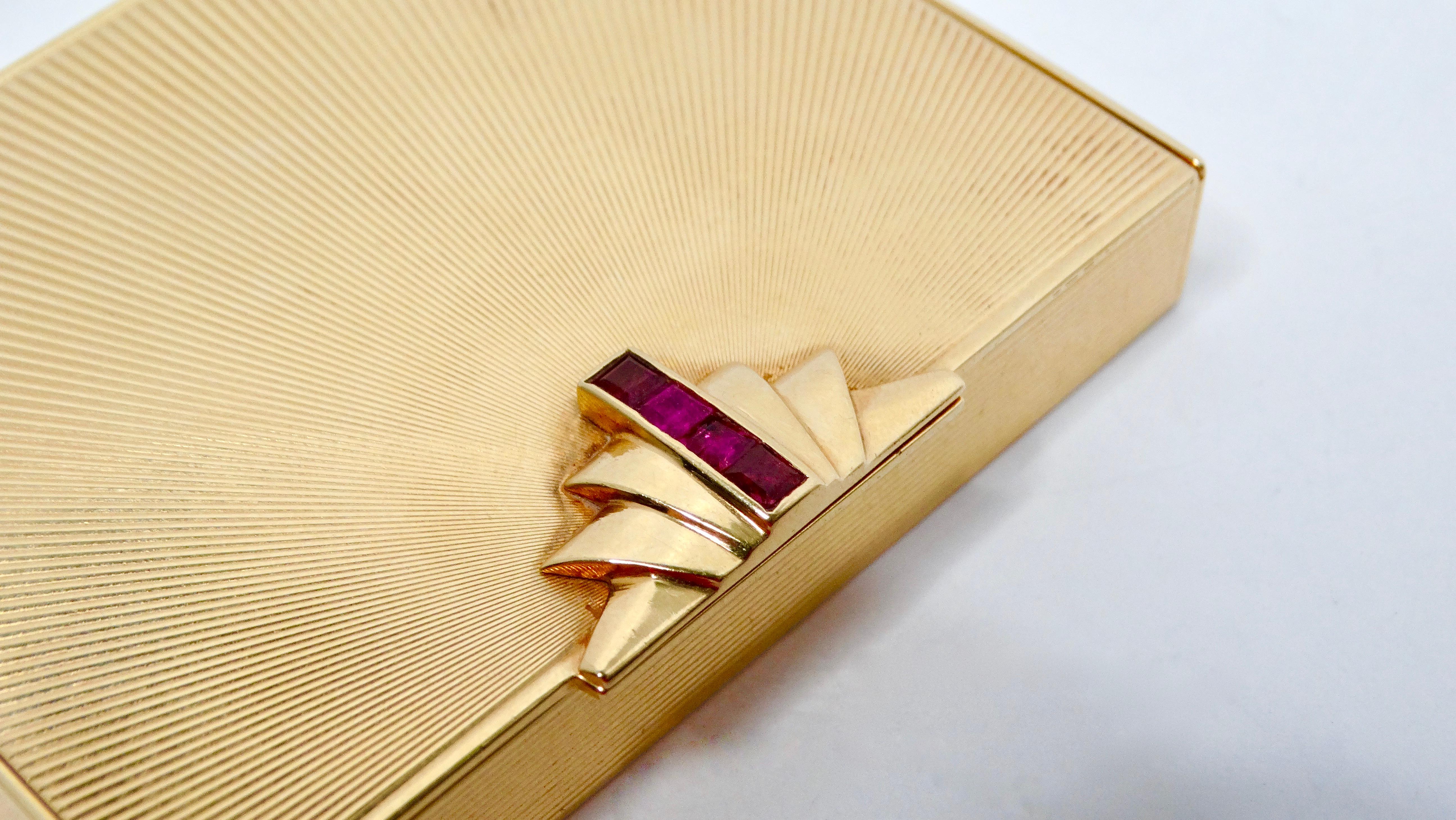 De las mujeres Tiffany & Co 1940s Caja compacta de oro de 14 quilates con espejo y detalle de rubíes en venta