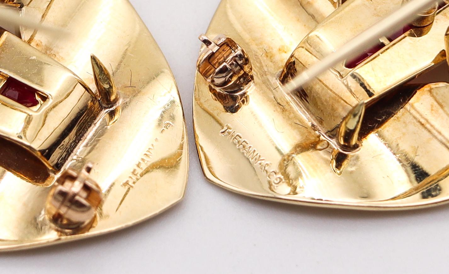 Tiffany & Co. 1950 Art Deco Retro Dress Clips in 14Kt Gold with 2.70 Cts Rubies For Sale 2