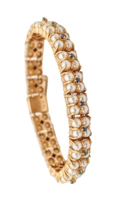 TIFFANY & CO. 1950 Pulsera clásica de oro de 14 quilates con zafiros y perlas blancas