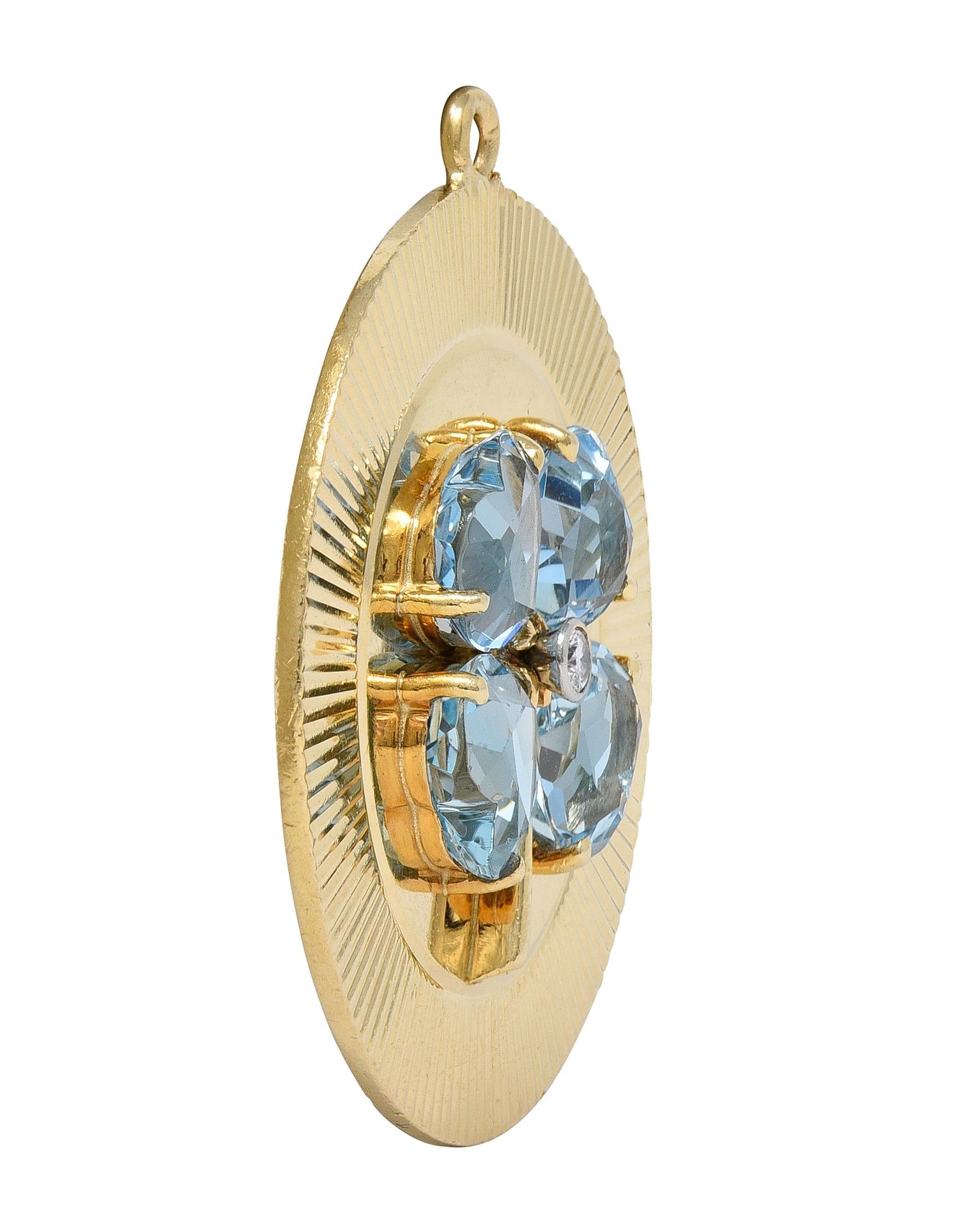 Taille cœur Tiffany & Co. 1950's Aquamarine Diamond 14K Gold Vintage Four Leaf Clover Charm (breloque en forme de trèfle à quatre feuilles) en vente