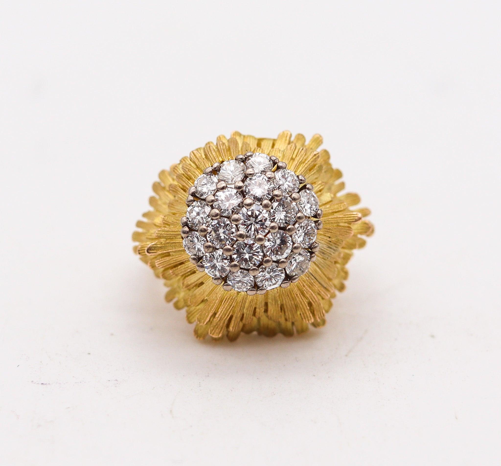 Modernist TIFFANY & CO. 1960 Cluster Cocktail Ring In 18Kt Gold With 1.74 Ctw In Diamonds