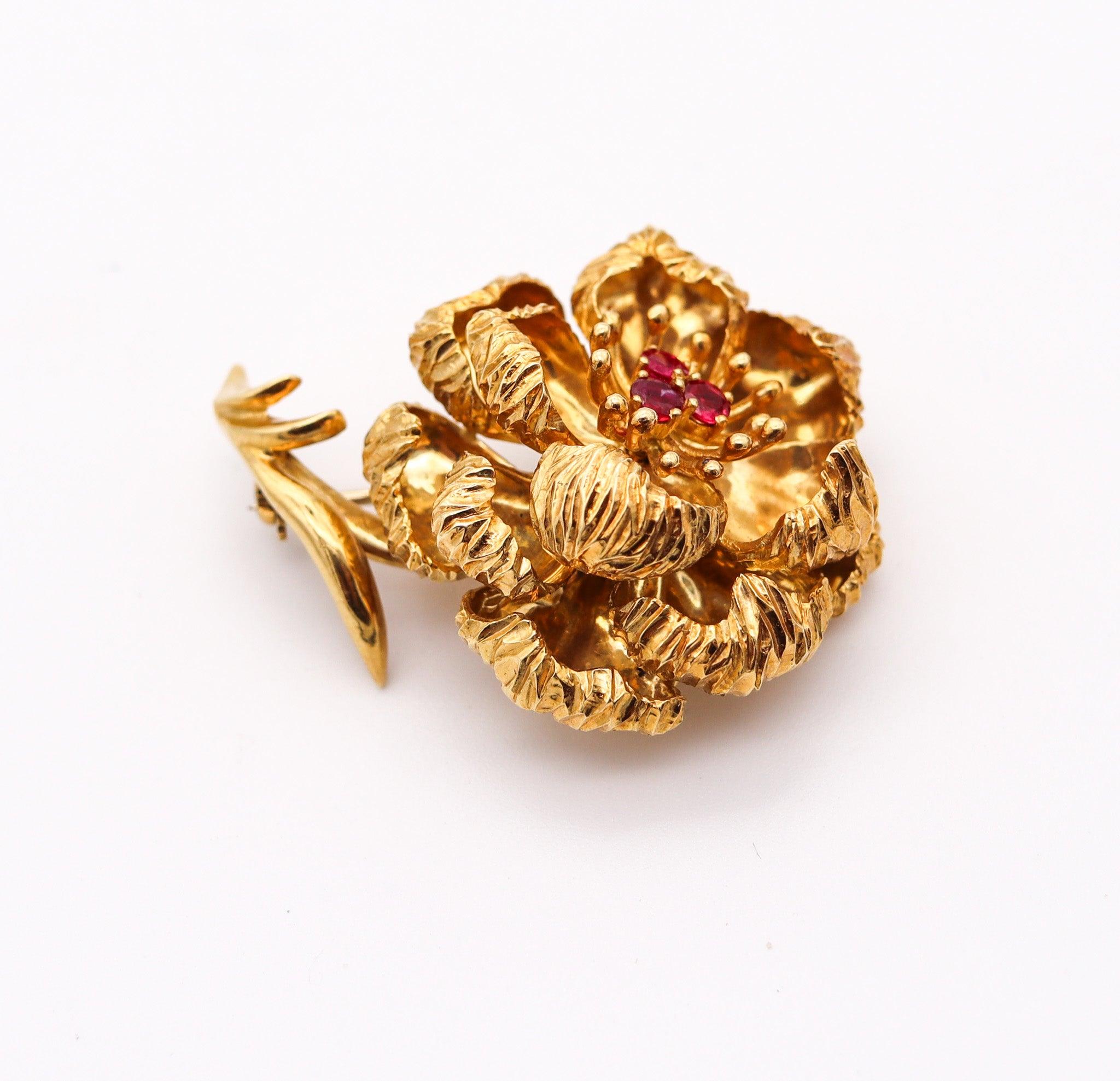 Modernist TIFFANY & CO. 1960 Flower Brooch In 18Kt Yellow Gold With Vivid Red Rubies For Sale