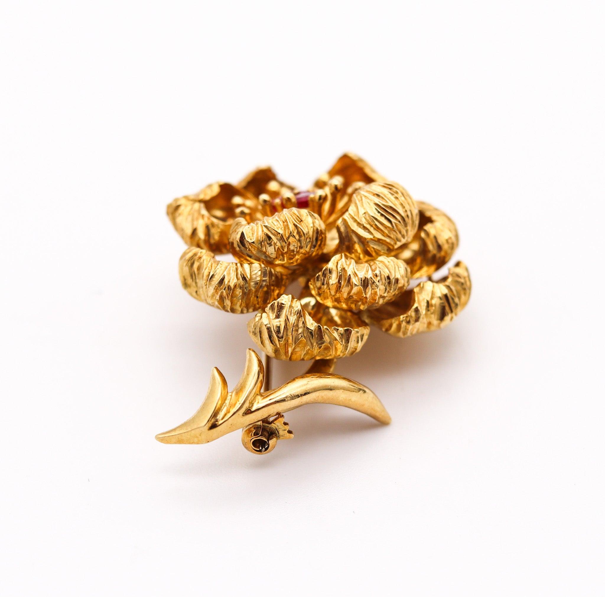 Women's TIFFANY & CO. 1960 Flower Brooch In 18Kt Yellow Gold With Vivid Red Rubies For Sale