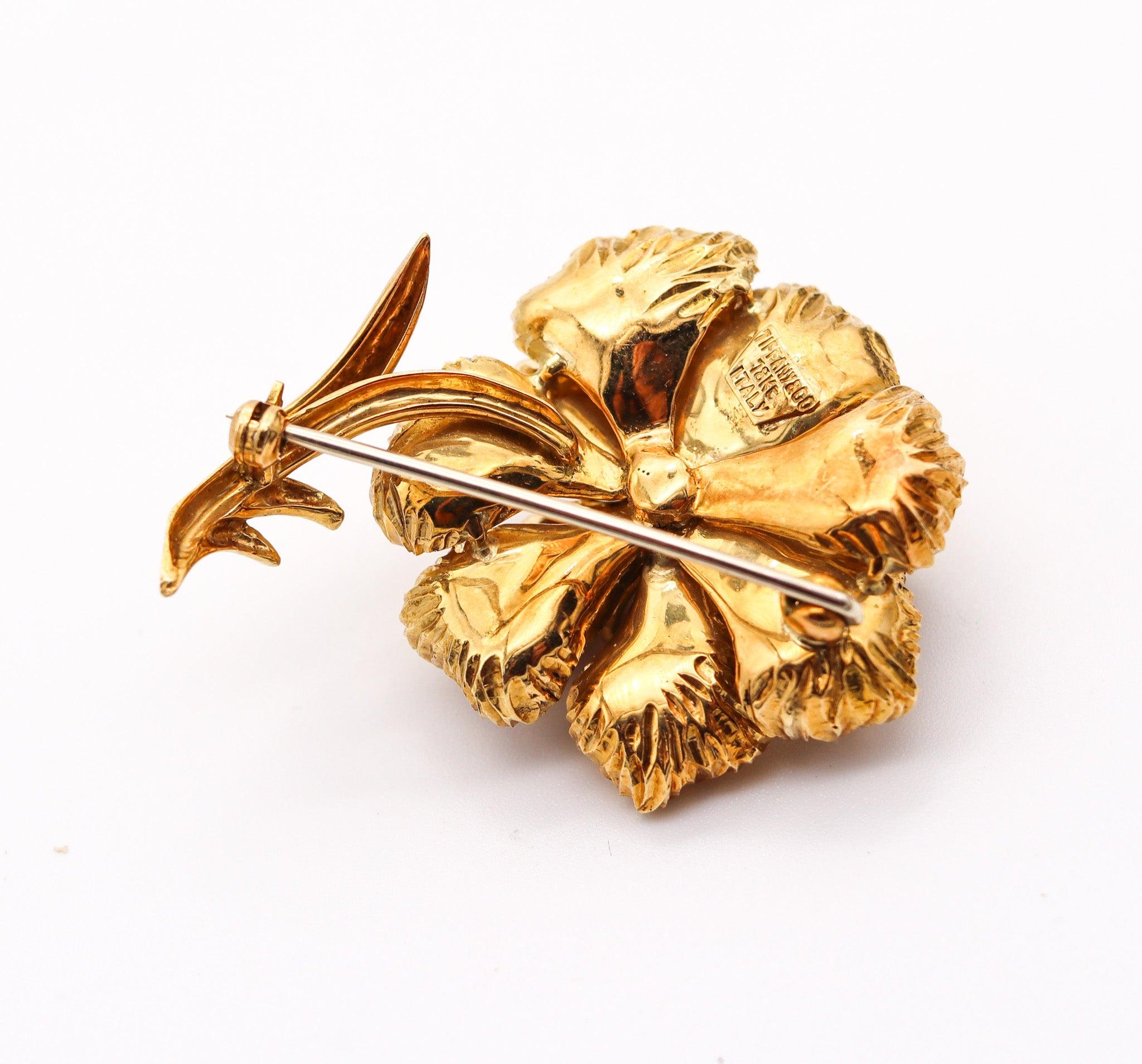 TIFFANY & CO. 1960 Flower Brooch In 18Kt Yellow Gold With Vivid Red Rubies For Sale 1