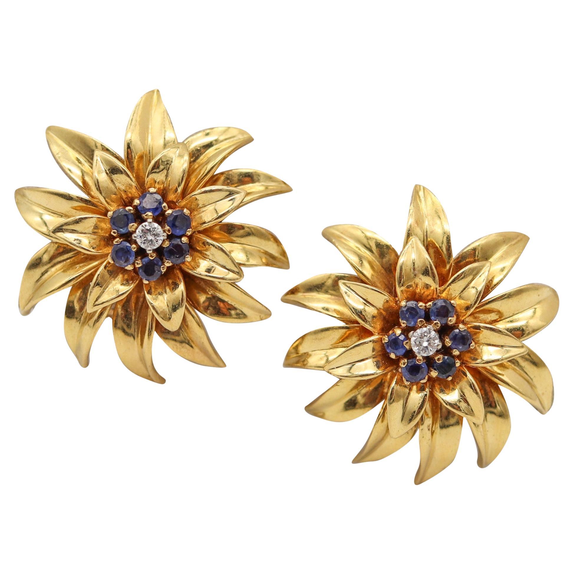 TIFFANY & CO. Pendientes Hojas 1960 De Oro Amarillo De 18 Kt Con Zafiros Y Diamantes en venta