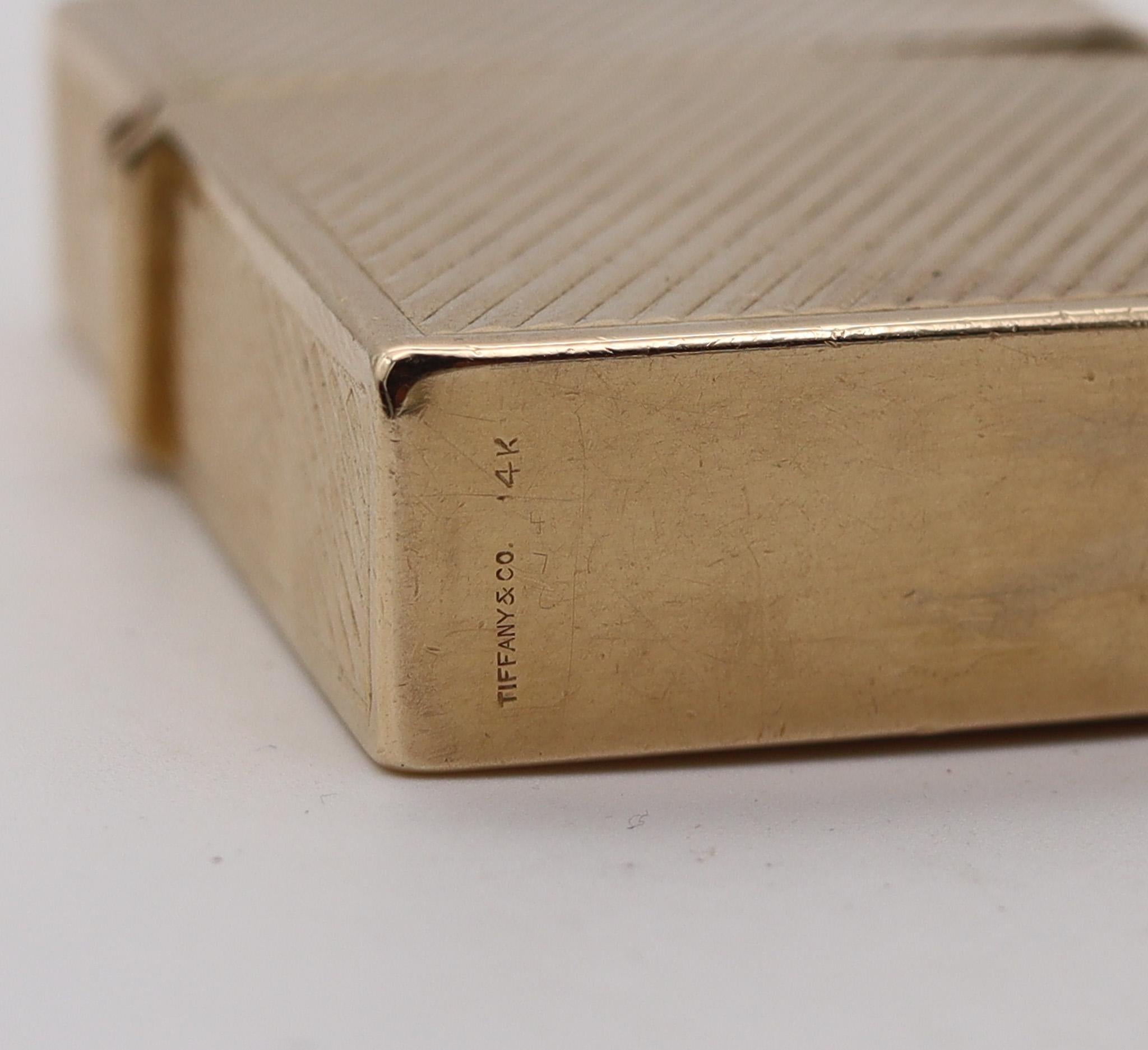 Tiffany & Co. 1960 Modernist Zippo Petrol Fluid Pocket Lighter 14Kt Yellow Gold In Excellent Condition For Sale In Miami, FL