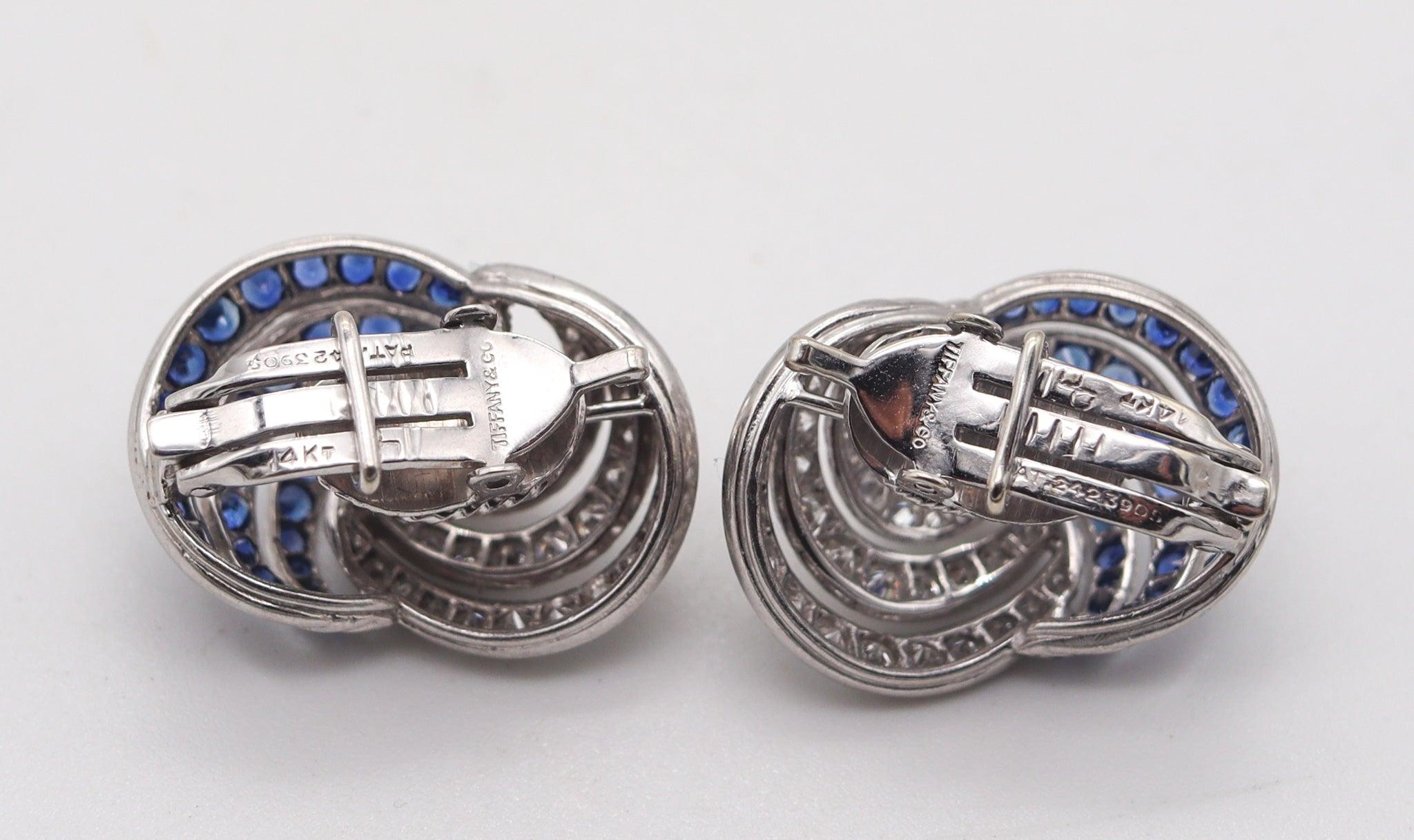 Taglio rotondo TIFFANY & CO. 1960 Orecchini in platino con diamanti e zaffiri da 6,02 carati al litro in vendita