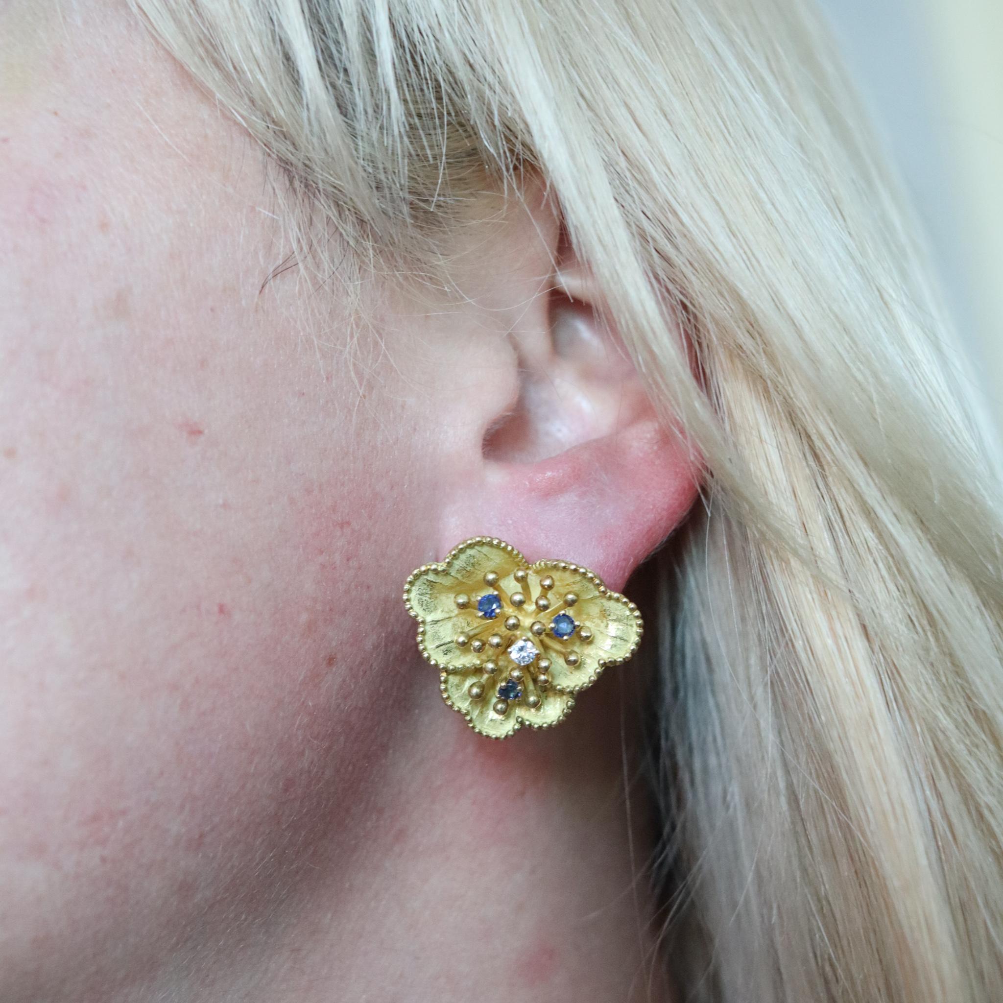 Tiffany & Co. 1960 Retro Flowers Earrings in 18kt Gold with Sapphires & Diamonds For Sale 1