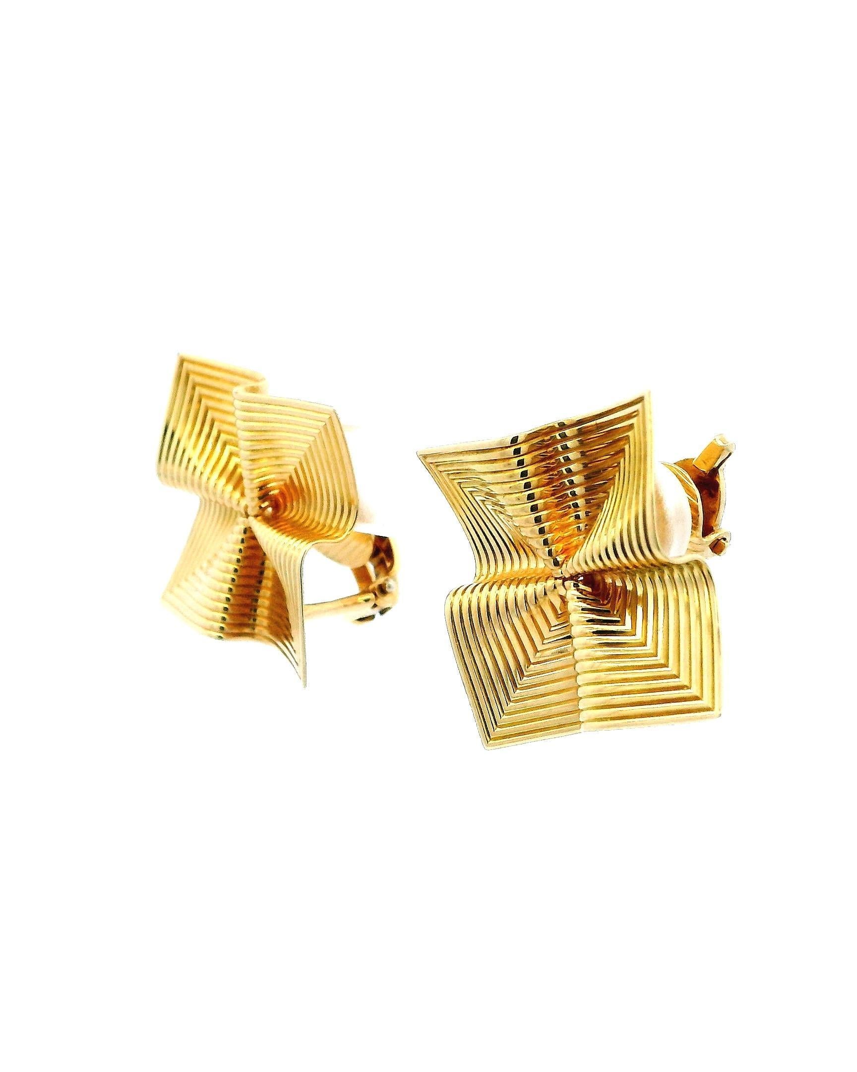 Rétro Tiffany & Co. 1960 Orecchini a clips quadrate a spirale in oro giallo 18Kt in vendita