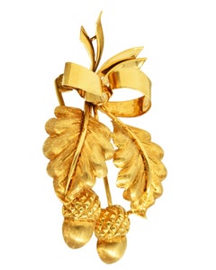 Tiffany & Co. 1960's 18 Karat Yellow Gold Acorn Bow Vintage Pendant Brooch