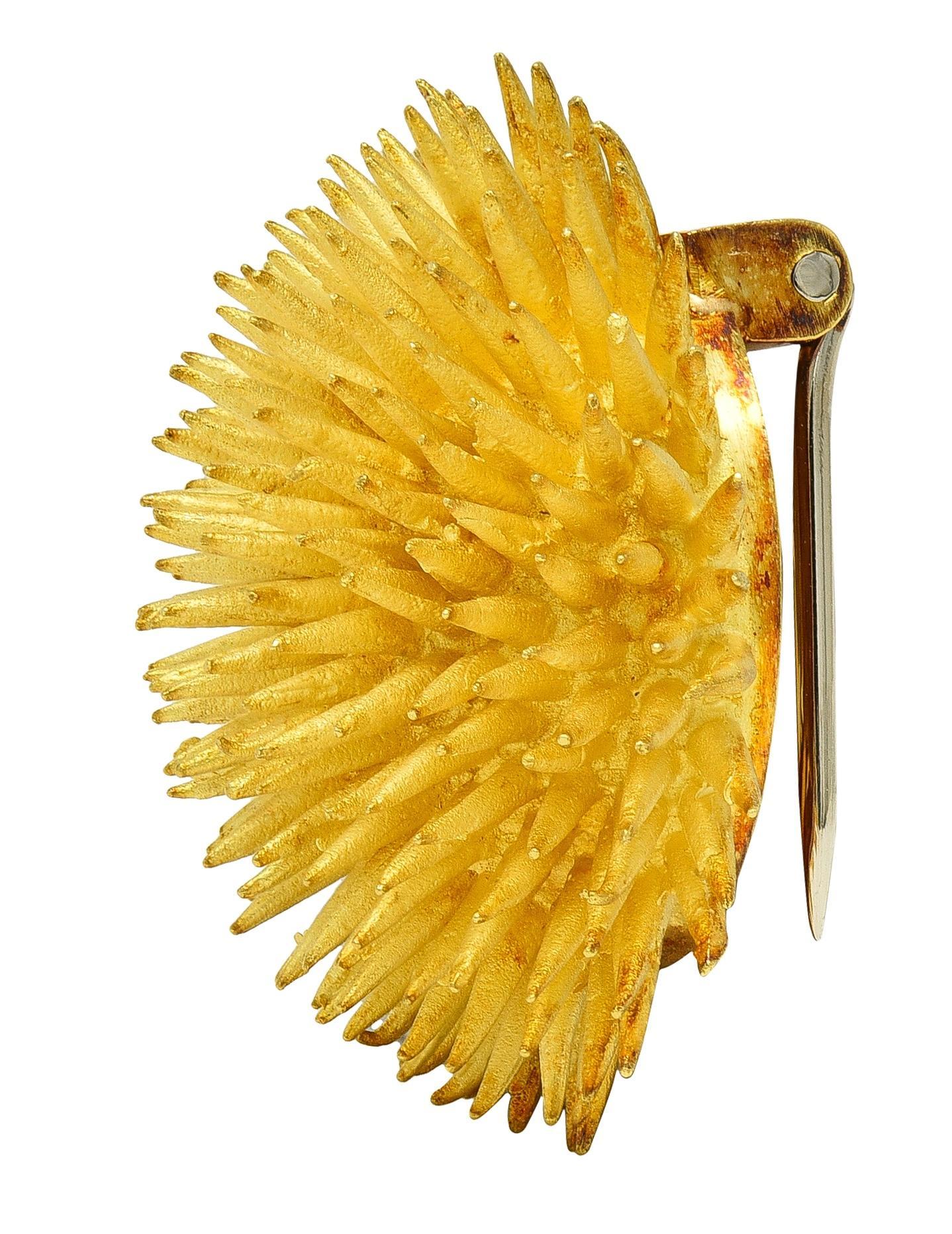 Tiffany & Co. 1960er Jahre 18 Karat Gelbgold Vintage Sea Urchin Brosche (Moderne) im Angebot