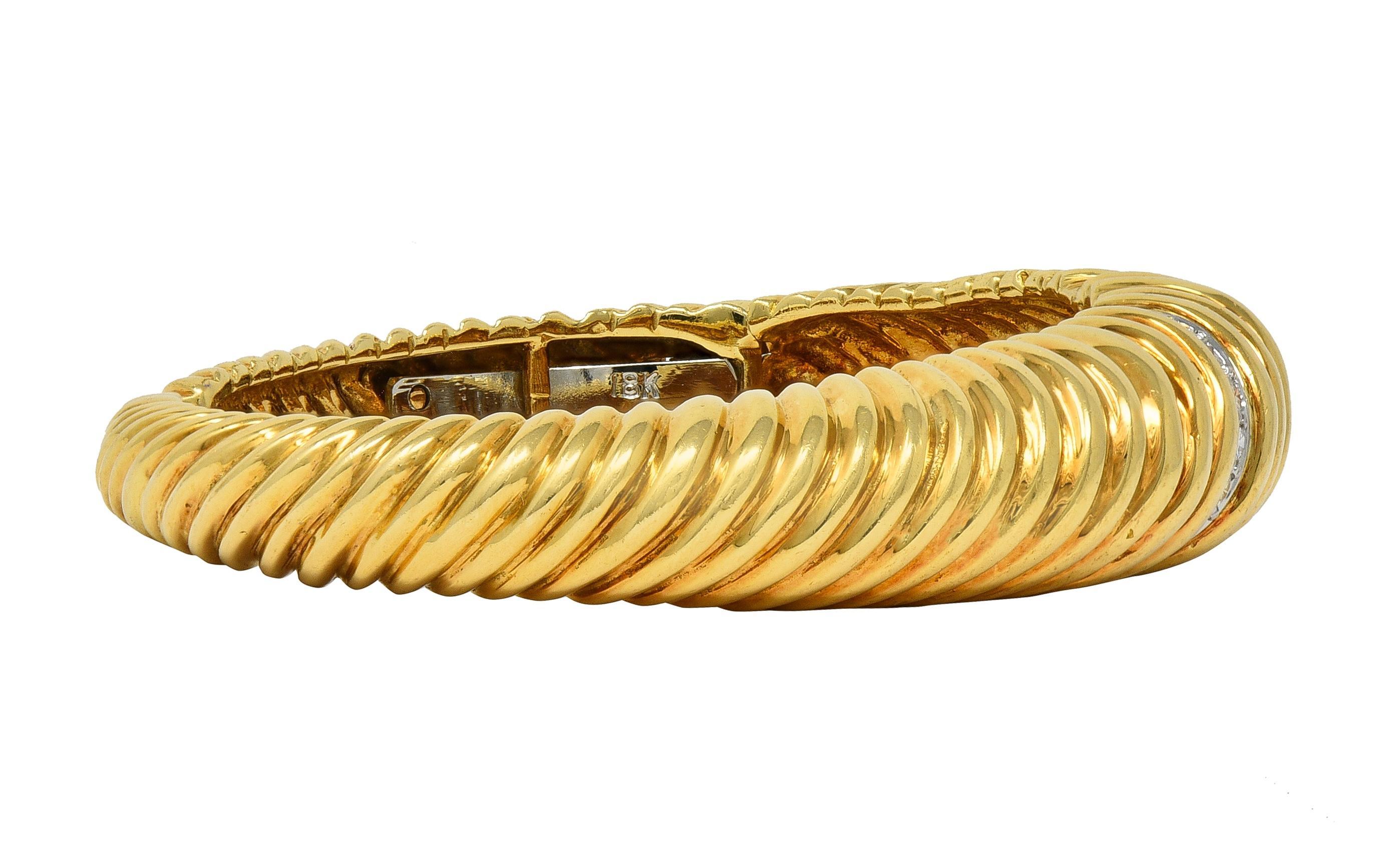 Tiffany & Co. 1960 Pulsera puño vintage de oro amarillo de 18 quilates con diamantes y platino en Excelente estado para la venta en Philadelphia, PA
