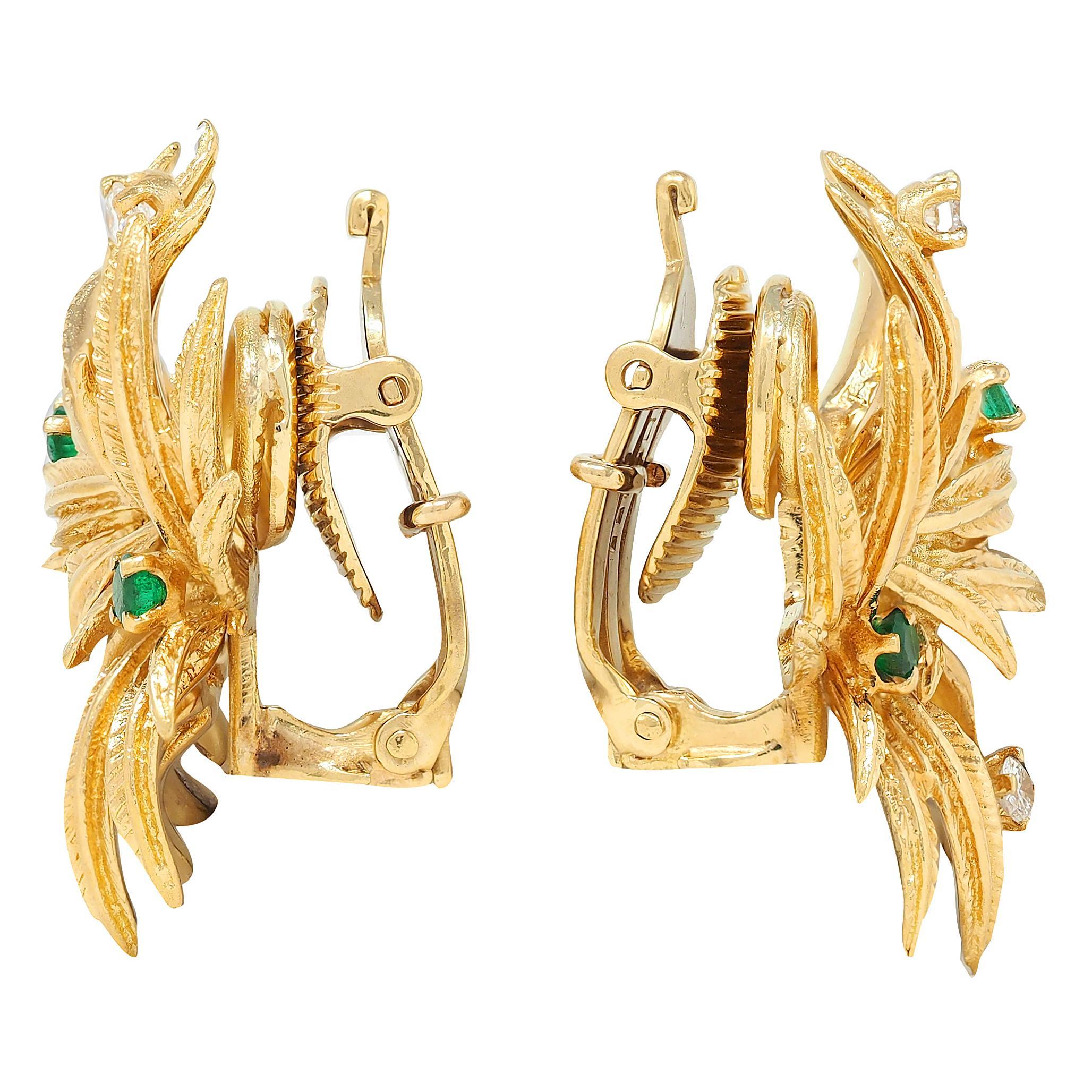 Modern Tiffany & Co 1960s Emerald Diamond 18K Yellow Gold Vintage Foliate Earrings For Sale