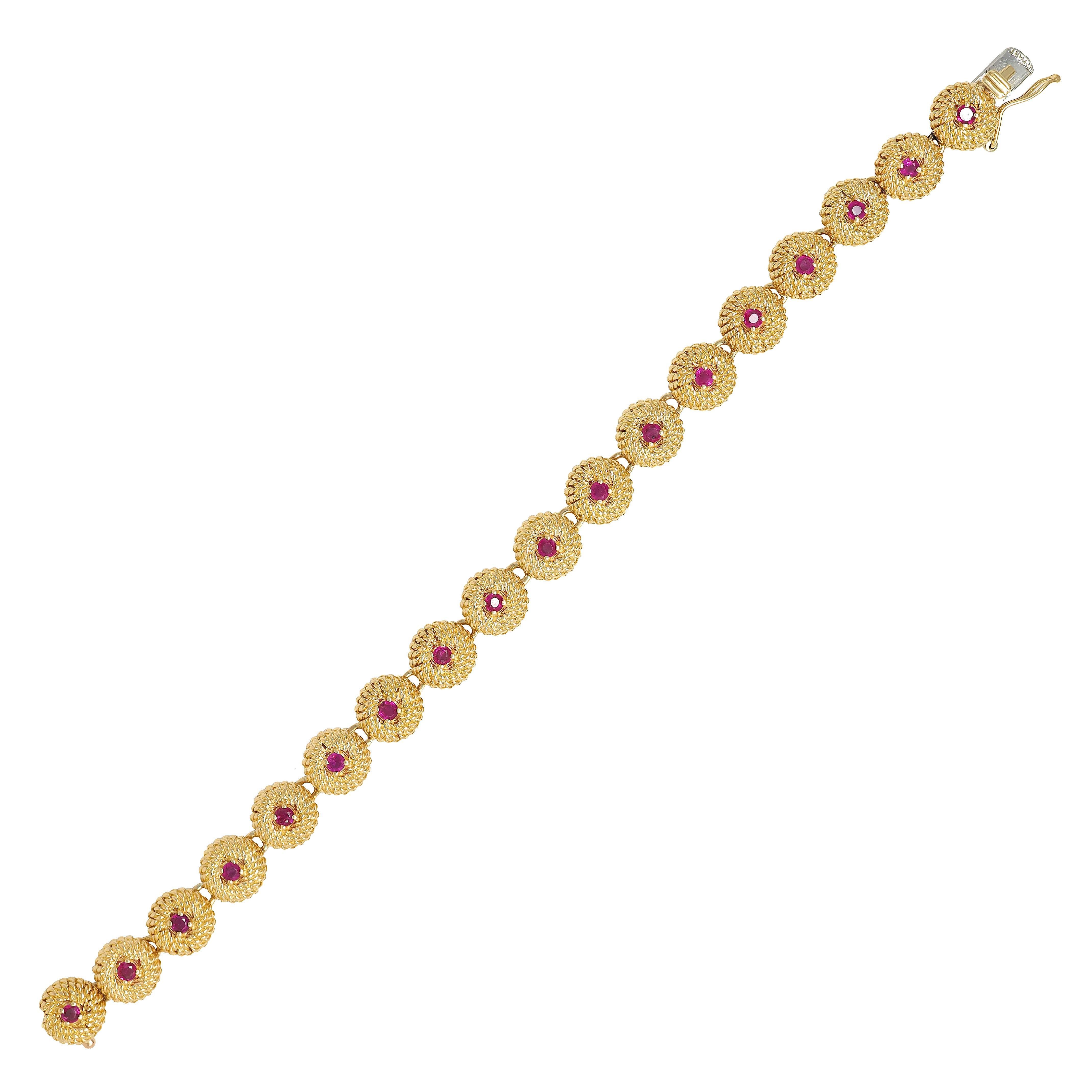 Round Cut Tiffany & Co. 1960s Ruby 18 Karat Yellow Gold Vintage Twisted Rope Link Bracelet