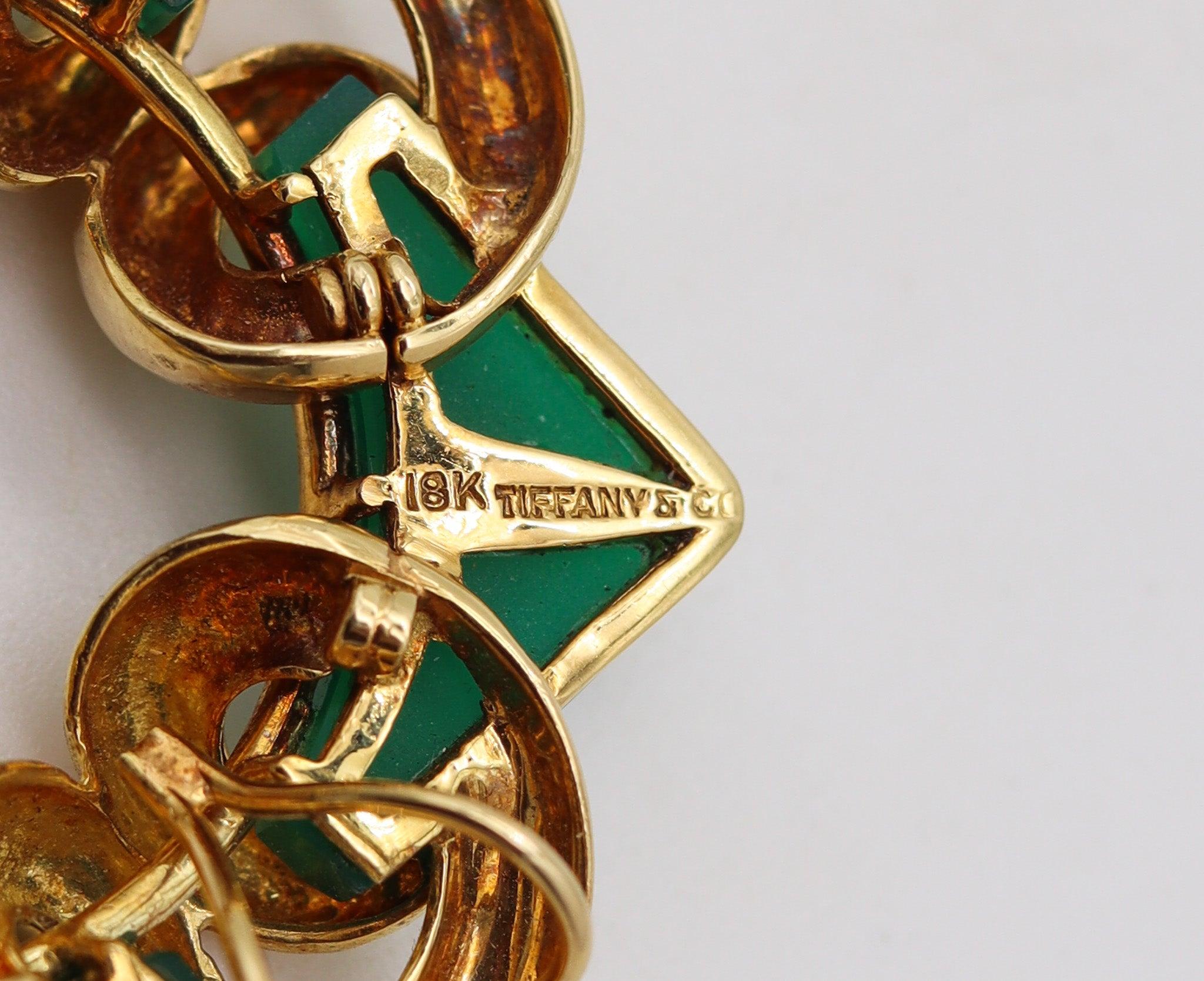 Modernista TIFFANY & CO. 1965 Aldo Cipullo Spilla con ciondolo geometrico in oro 18Kt e crisoprasio in vendita