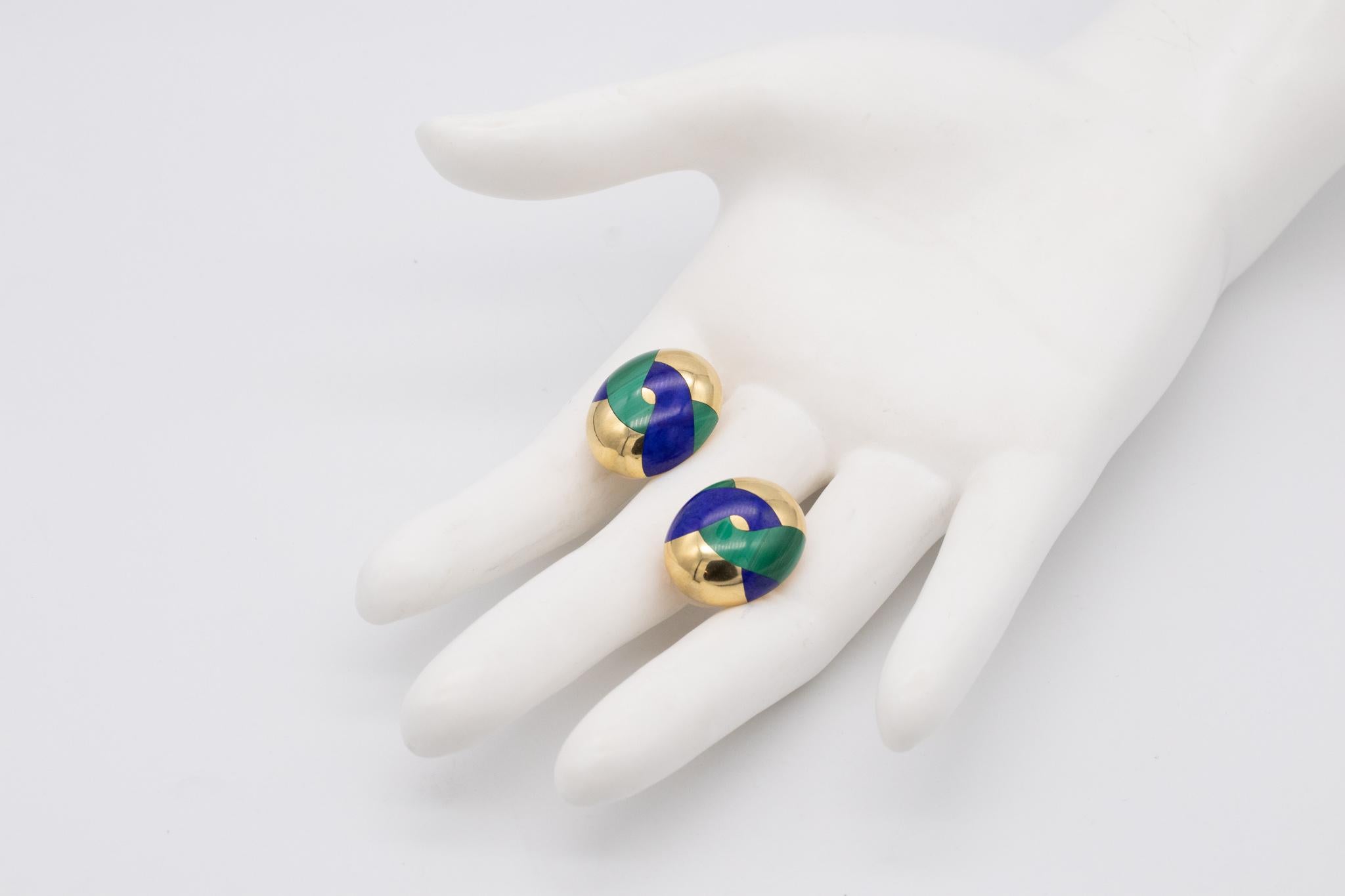 Rare earrings designed by Angela Cummings for Tiffany & Co.

A vintage pair of earrings designed by Cummings, back in the early 1970's. They are oval shaped, very colorful and youthful pieces, crafted in solid 18 kt of polished yellow gold. Suited,