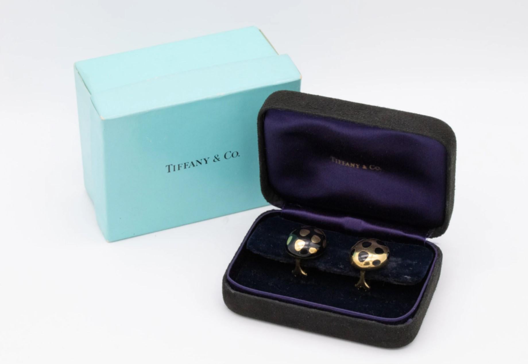 Modernist Tiffany Co. 1970 Angela Cummings Positive Negative Earrings 18kt Gold Black Jade For Sale