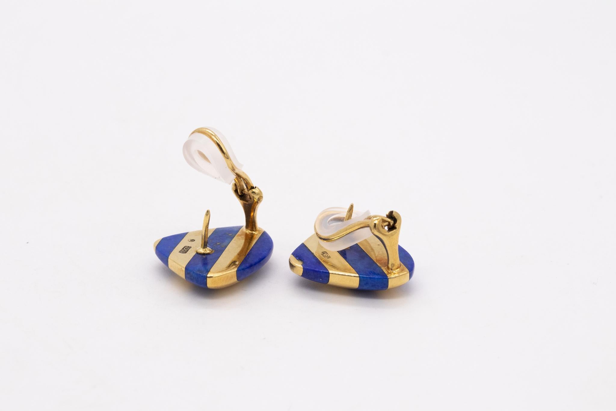 Tiffany Co 1970 Angela Cummings Trillion Earrings in 18Kt Gold Blue Lapis Lazuli In Excellent Condition In Miami, FL