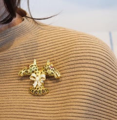 TIFFANY & CO. 1970 Donald Claflin Giraffe Brooch 18Kt With 73.10 Ctw Sapphires