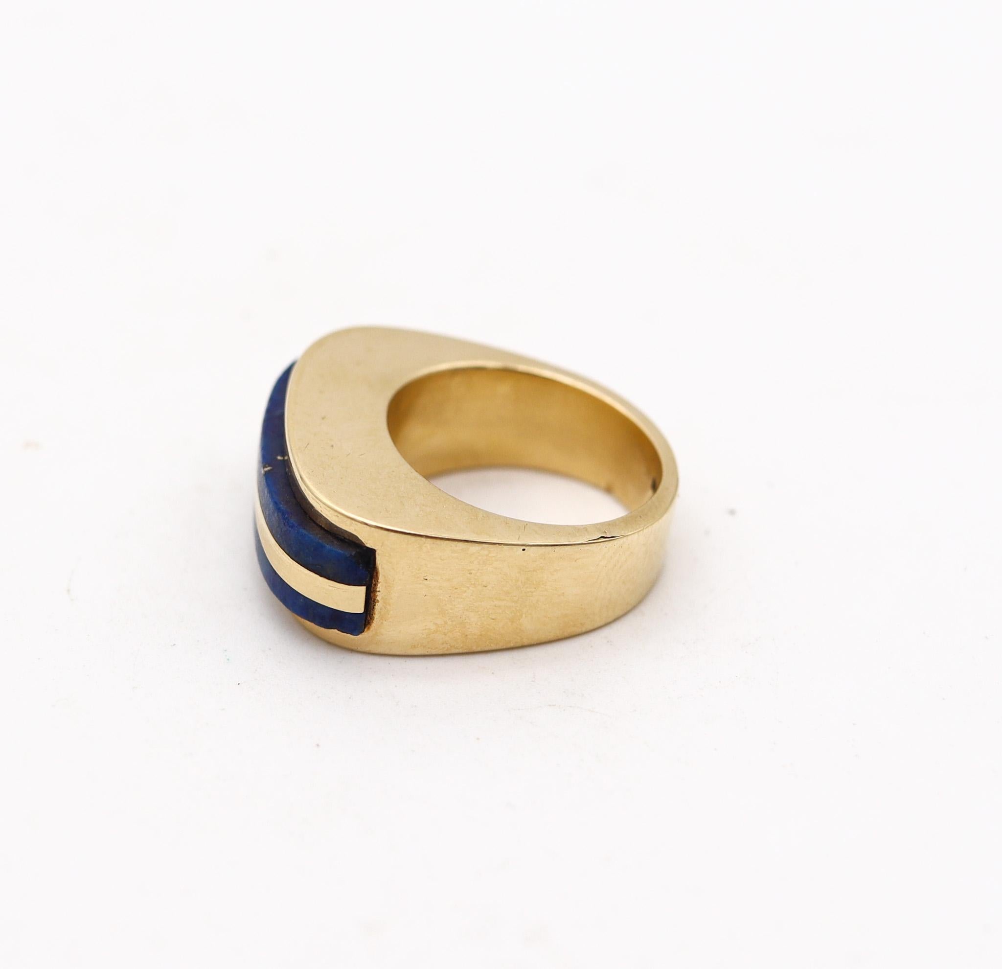 Tiffany & Co. 1970 Donald Claflin Ring In 18Kt Yellow Gold With Lapis Lazuli In Excellent Condition In Miami, FL