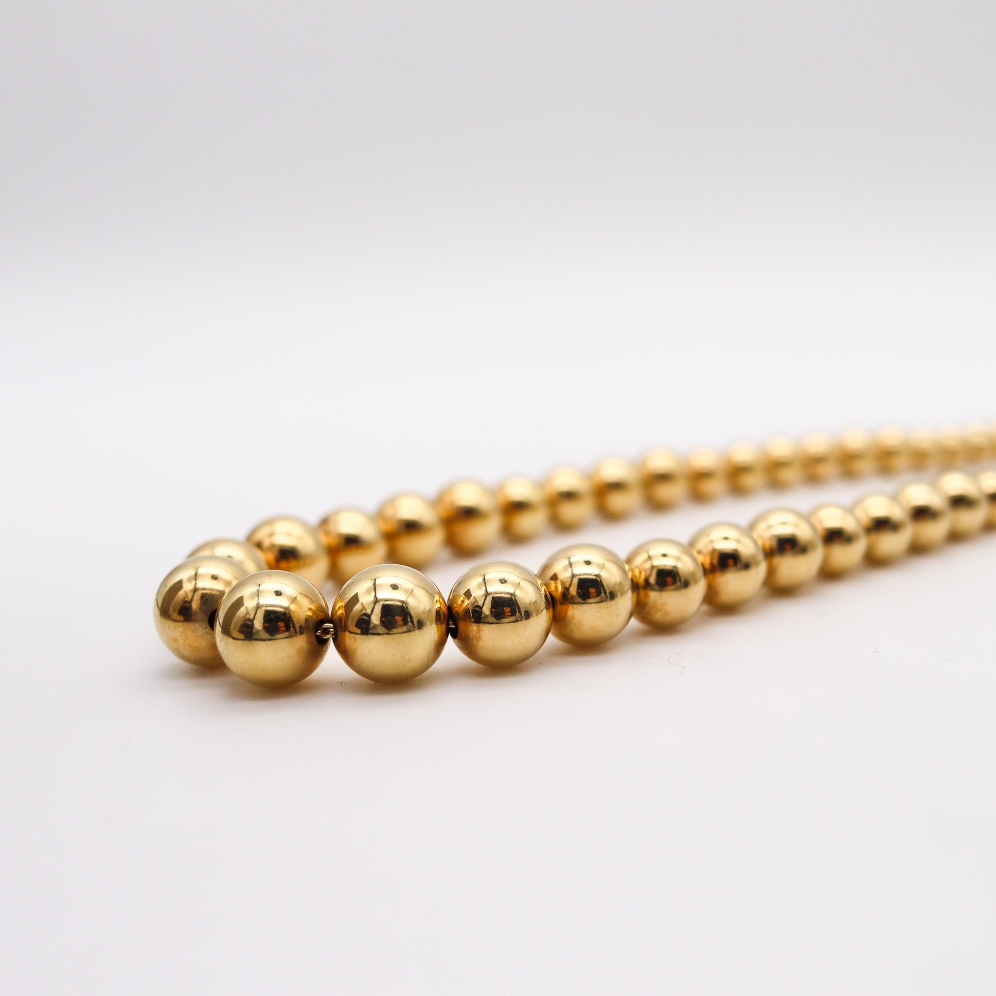 Tiffany & Co. 1970 Elegant Hardware Graduated Necklace in Solid 18kt Yellow Gold In Excellent Condition For Sale In Miami, FL