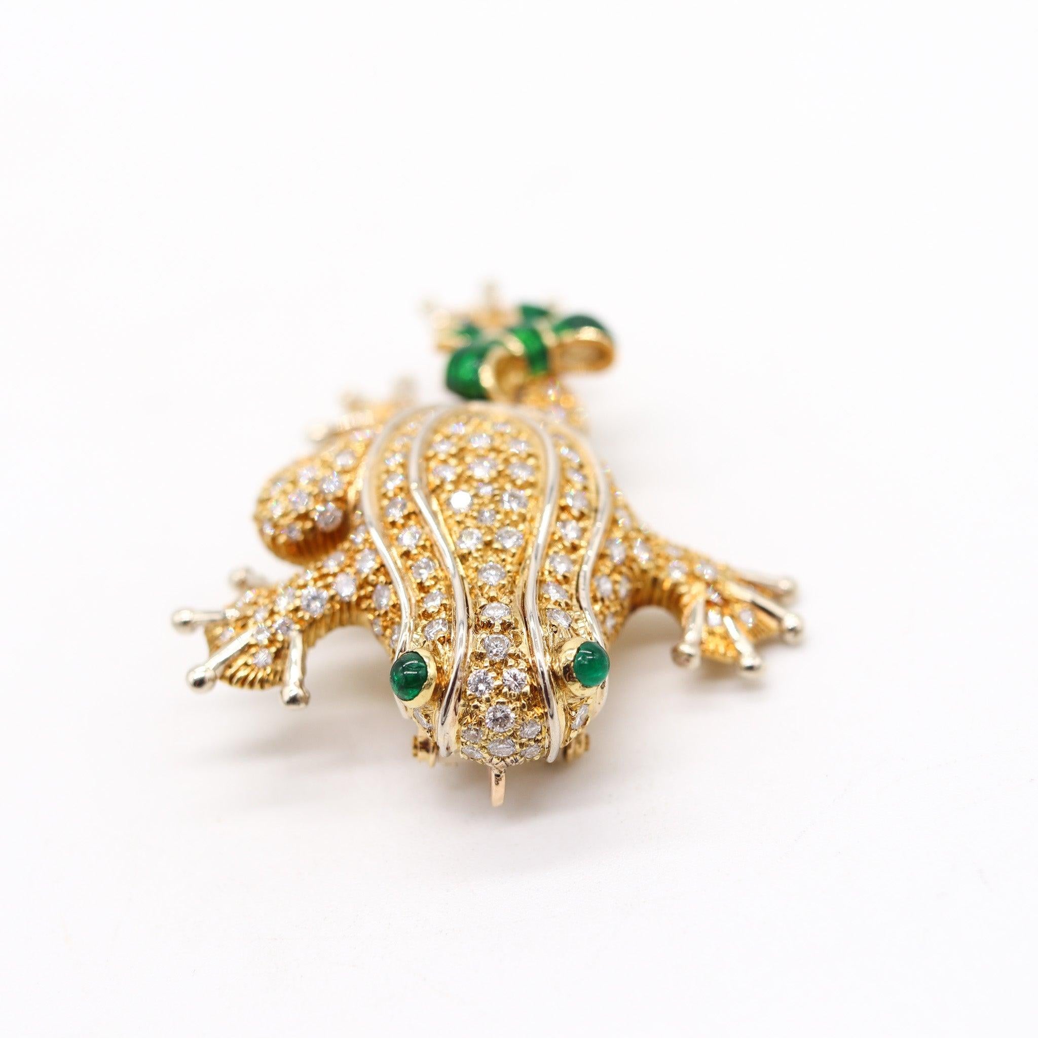 TIFFANY & CO. 1970 Broche Rana Oro Amarillo 18Kt Con 6.62 Cwt Diamantes Y Esmeralda Modernista en venta