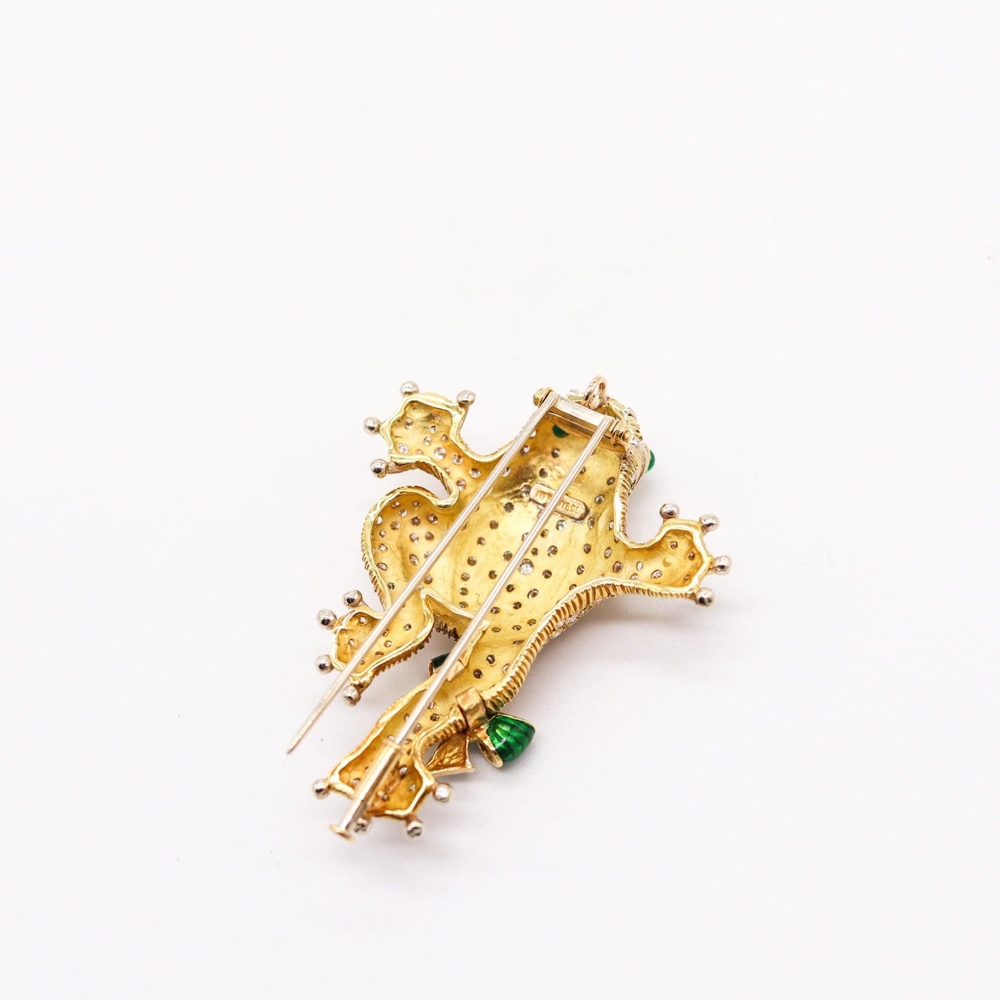 TIFFANY & CO. 1970 Broche Rana Oro Amarillo 18Kt Con 6.62 Cwt Diamantes Y Esmeralda Corte brillante en venta