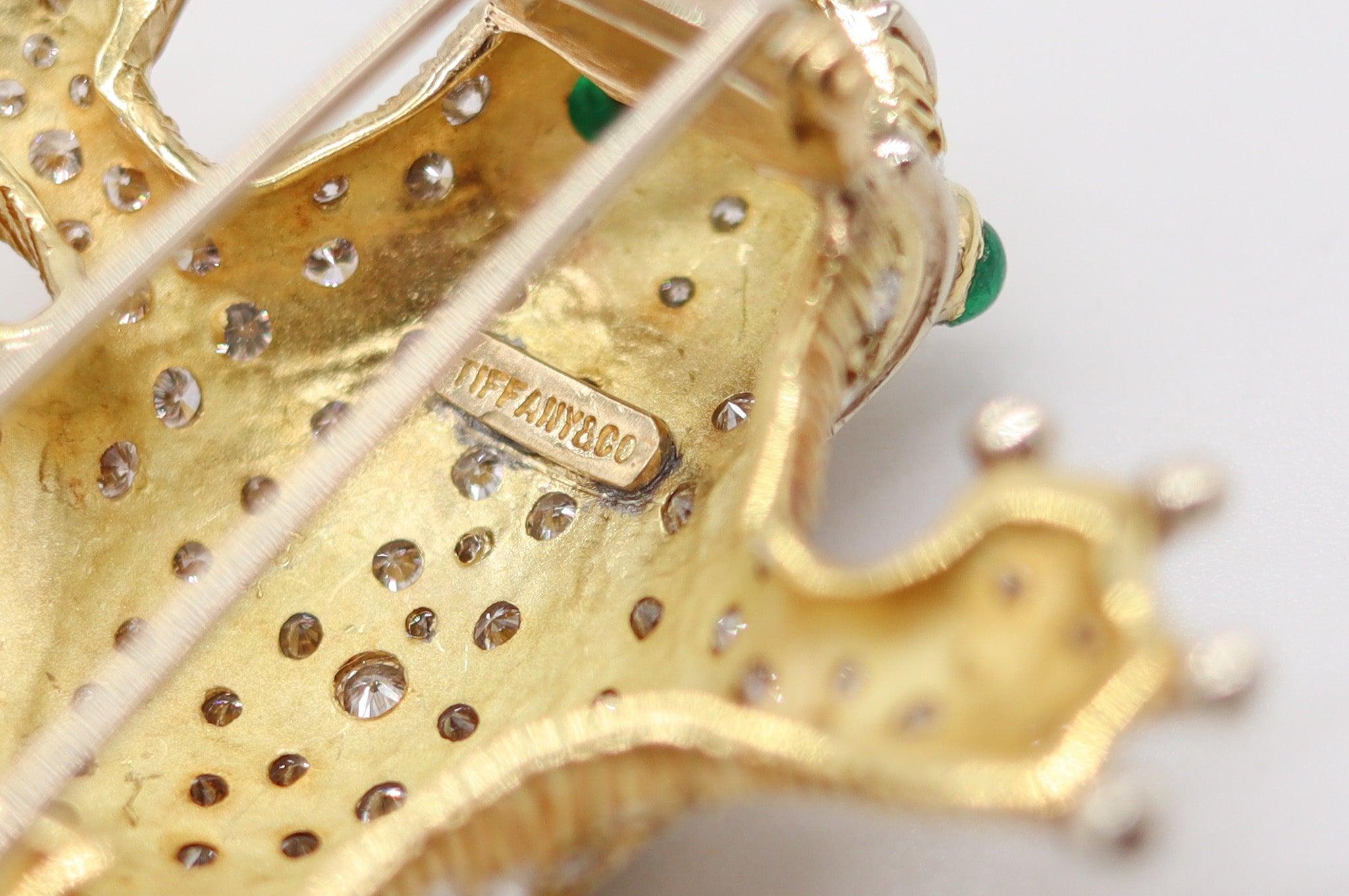 TIFFANY & CO. 1970 Broche Rana Oro Amarillo 18Kt Con 6.62 Cwt Diamantes Y Esmeralda en Excelente estado para la venta en Miami, FL