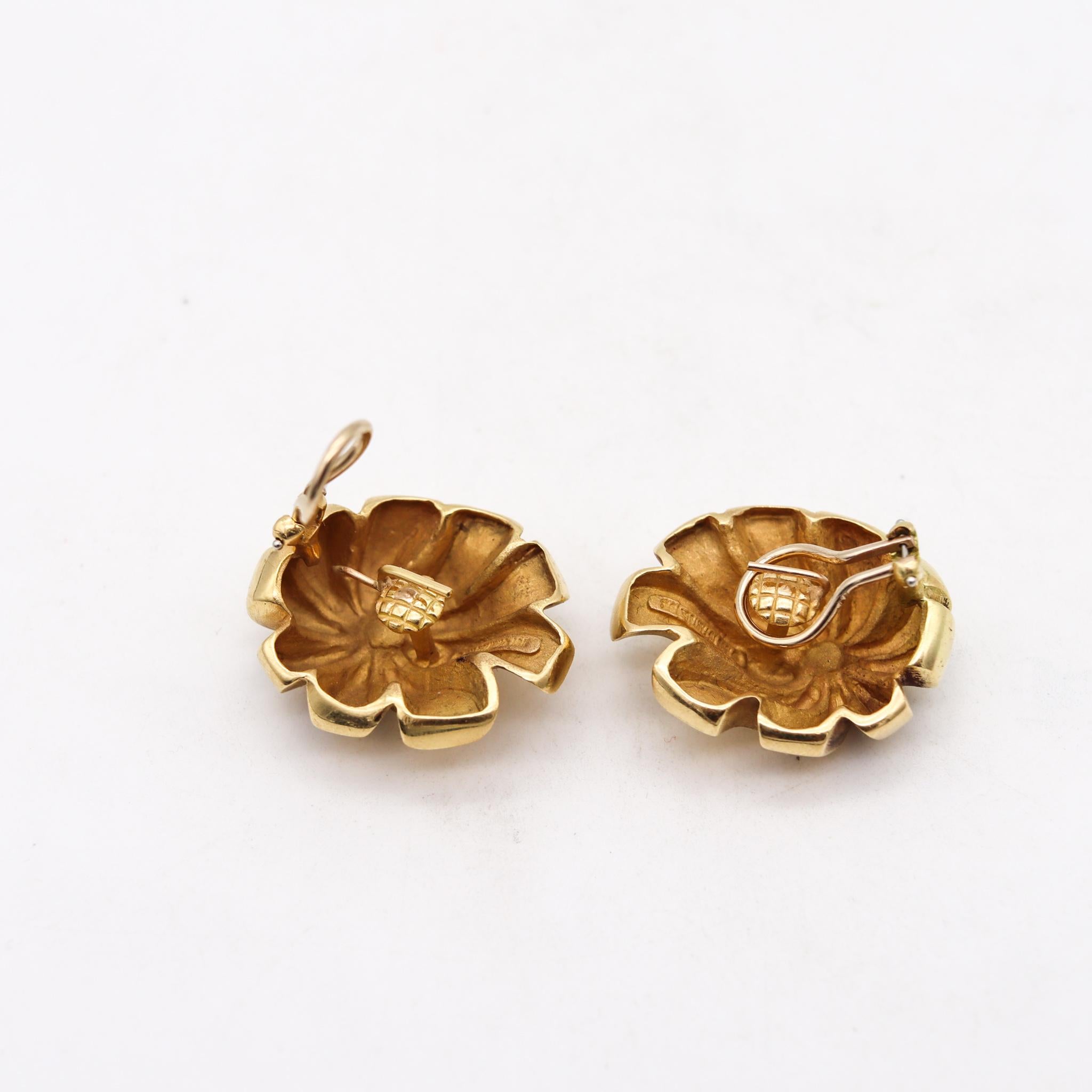 Modernist Tiffany Co. 1970 Japonisme Sculptural Chrysanthemum Clip Earrings in 18Kt Gold