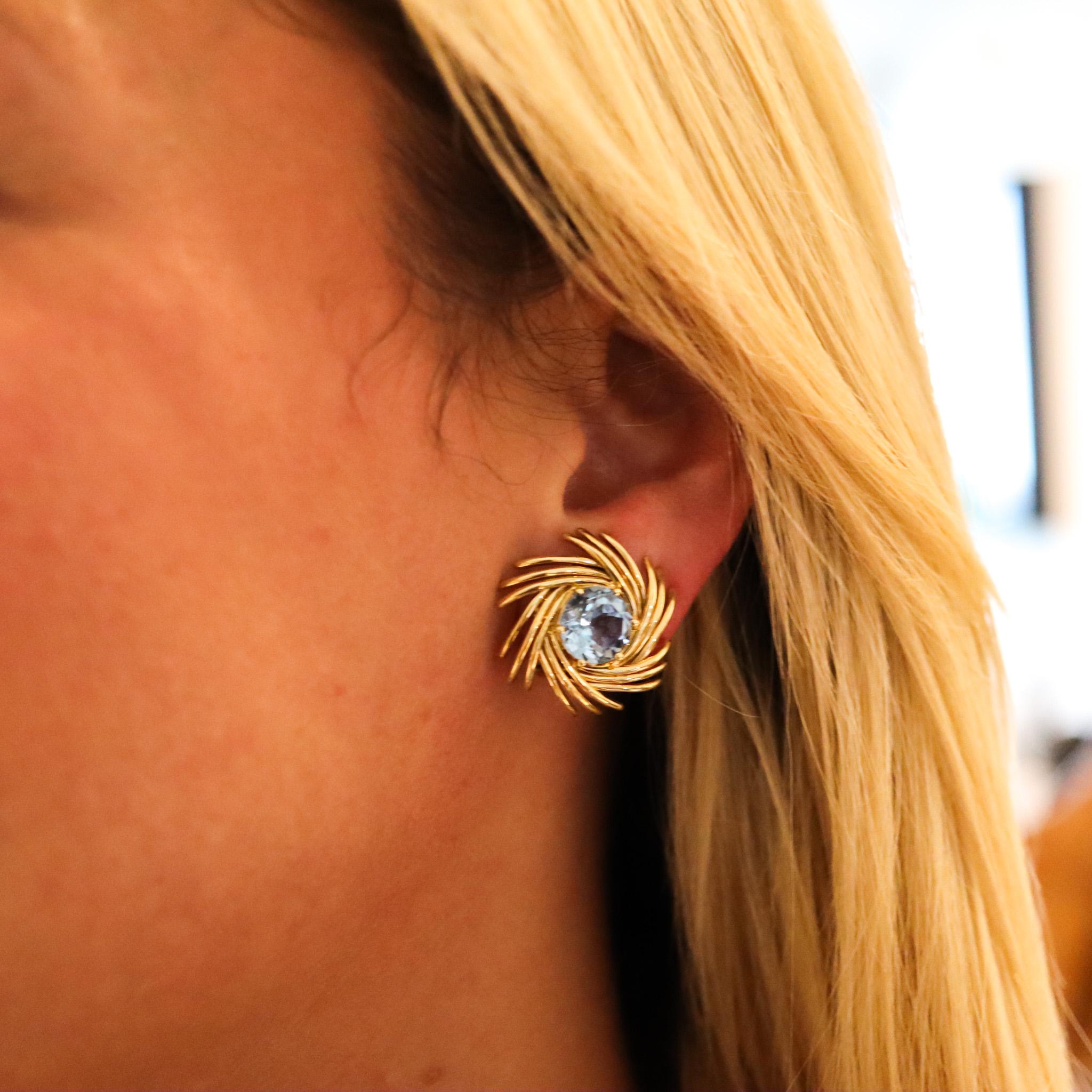 Tiffany & Co 1970 Jean Schlumberger Earrings In 18Kt Gold With 16 Ctw Aquamarine In Excellent Condition In Miami, FL