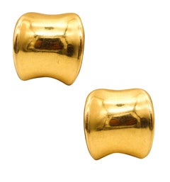 TIFFANY & CO. 1970 Modernist Curved Hoops Earrings In Solid 18Kt Yellow Gold