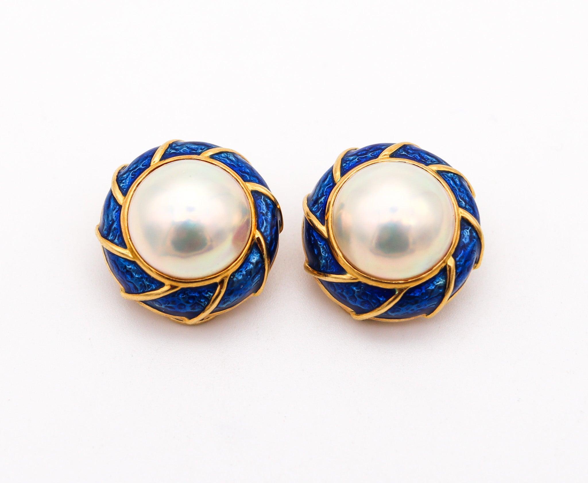 Modernist TIFFANY & CO. 1970 Pearls Earrings In 18Kt Yellow Gold With Blue Enamel For Sale