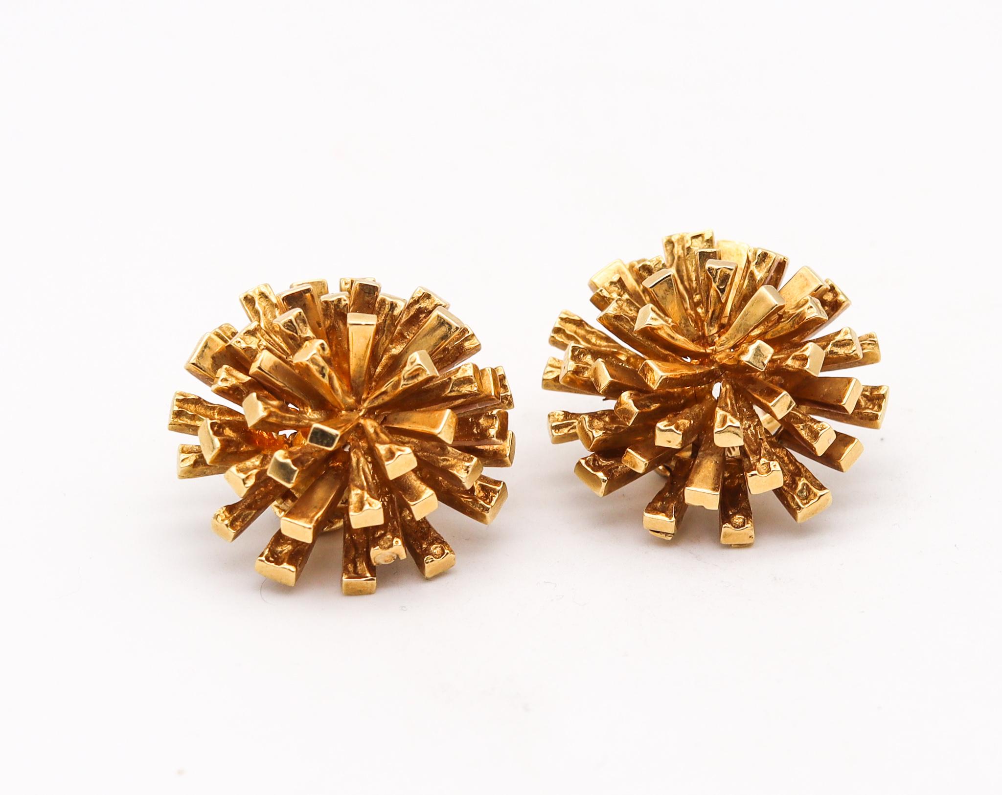 Sunburst sputnik earrings designed by Tiffany & Co.

Gorgeous vintage pieces created in New York city at the Tiffany Studios, back in the 1971. These spiky clip earrings has been crafted in the shape of a sunburst explosion in solid yellow gold of