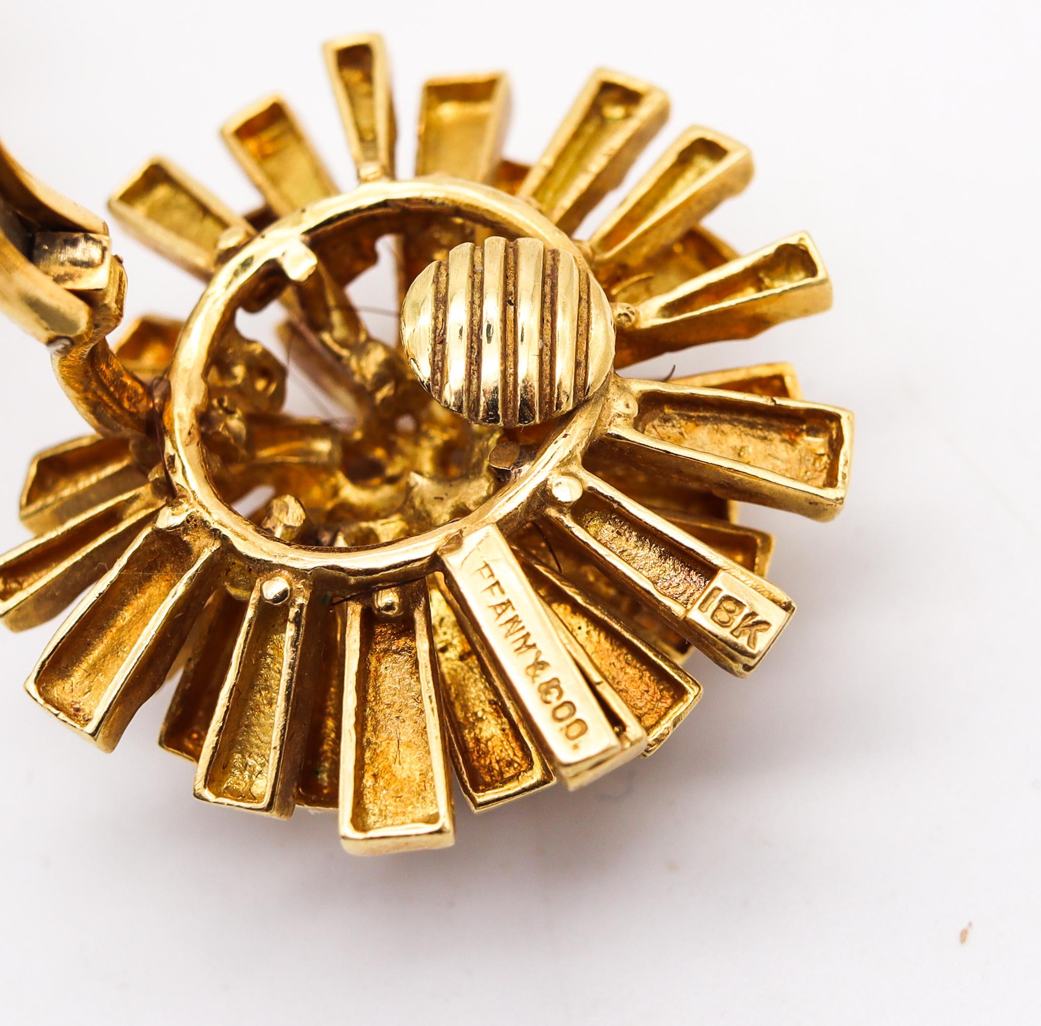 Modernist Tiffany & Co. 1970 Retro Sputnik Sunburst Clips Earrings in Textured 18Kt Gold